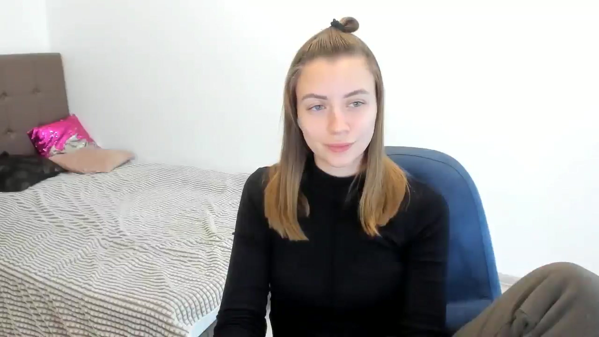 Gallery image thumbnail from Sulfate0's myfreecams stream on, 10/25/2024, 09:28 image 18 of 20