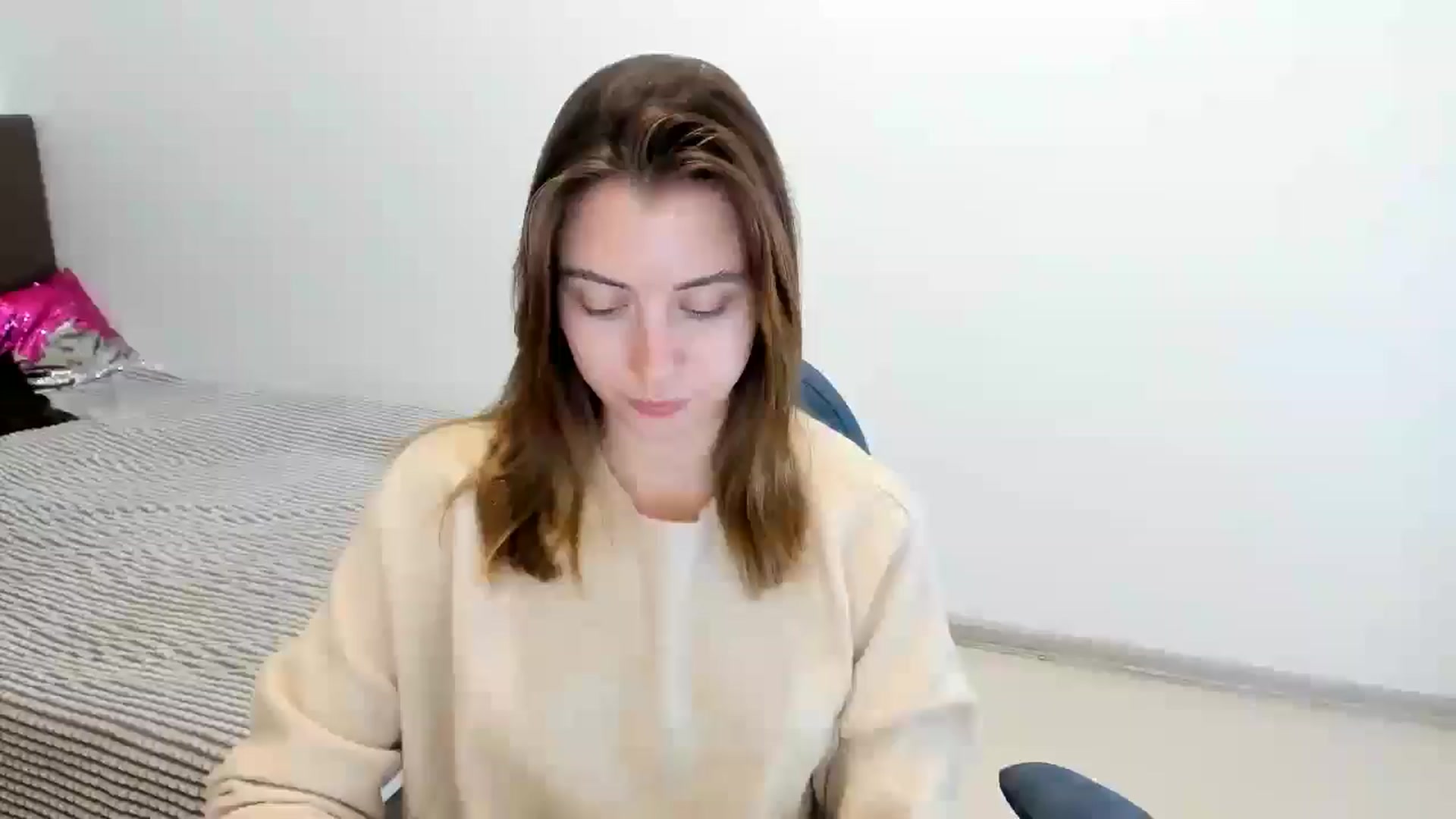 Gallery image thumbnail from Sulfate0's myfreecams stream on, 10/28/2024, 09:35 image 1 of 20