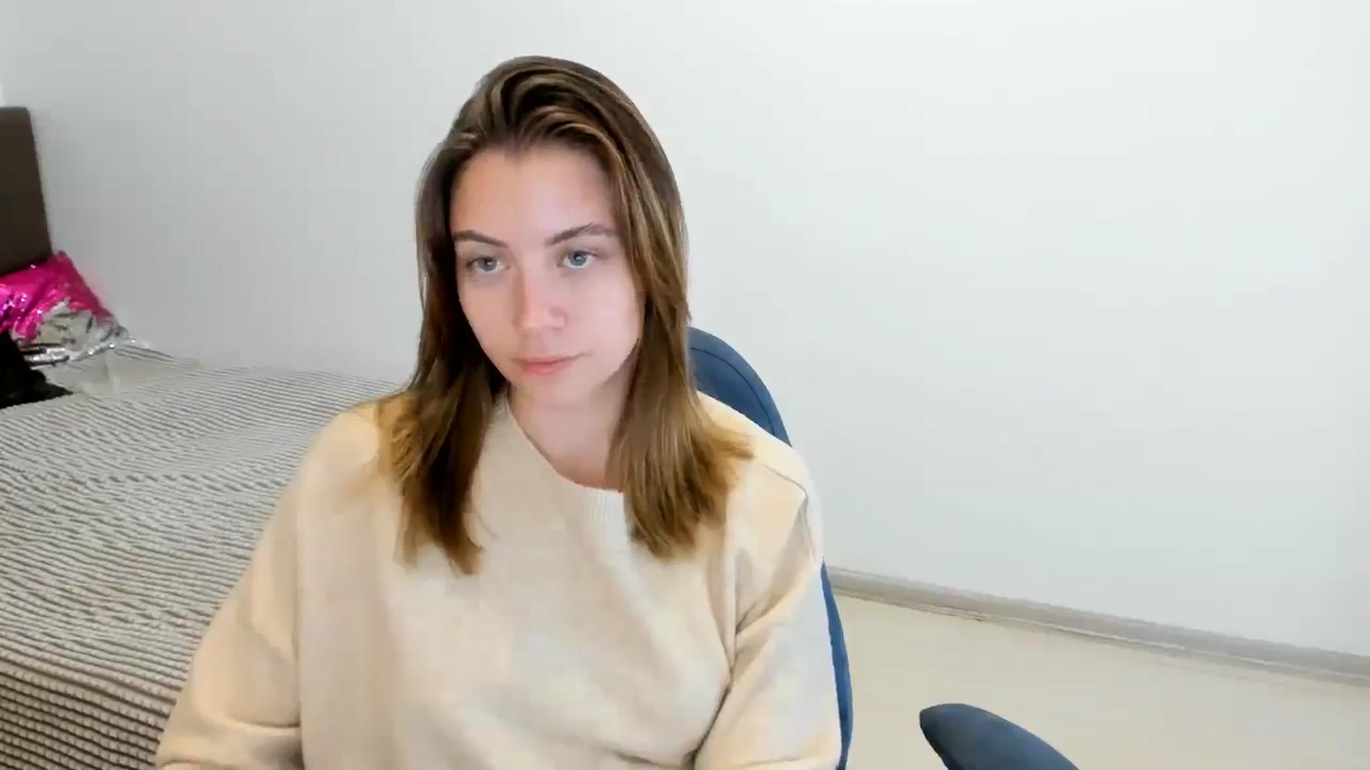 Gallery image thumbnail from Sulfate0's myfreecams stream on, 10/28/2024, 10:10 image 6 of 20