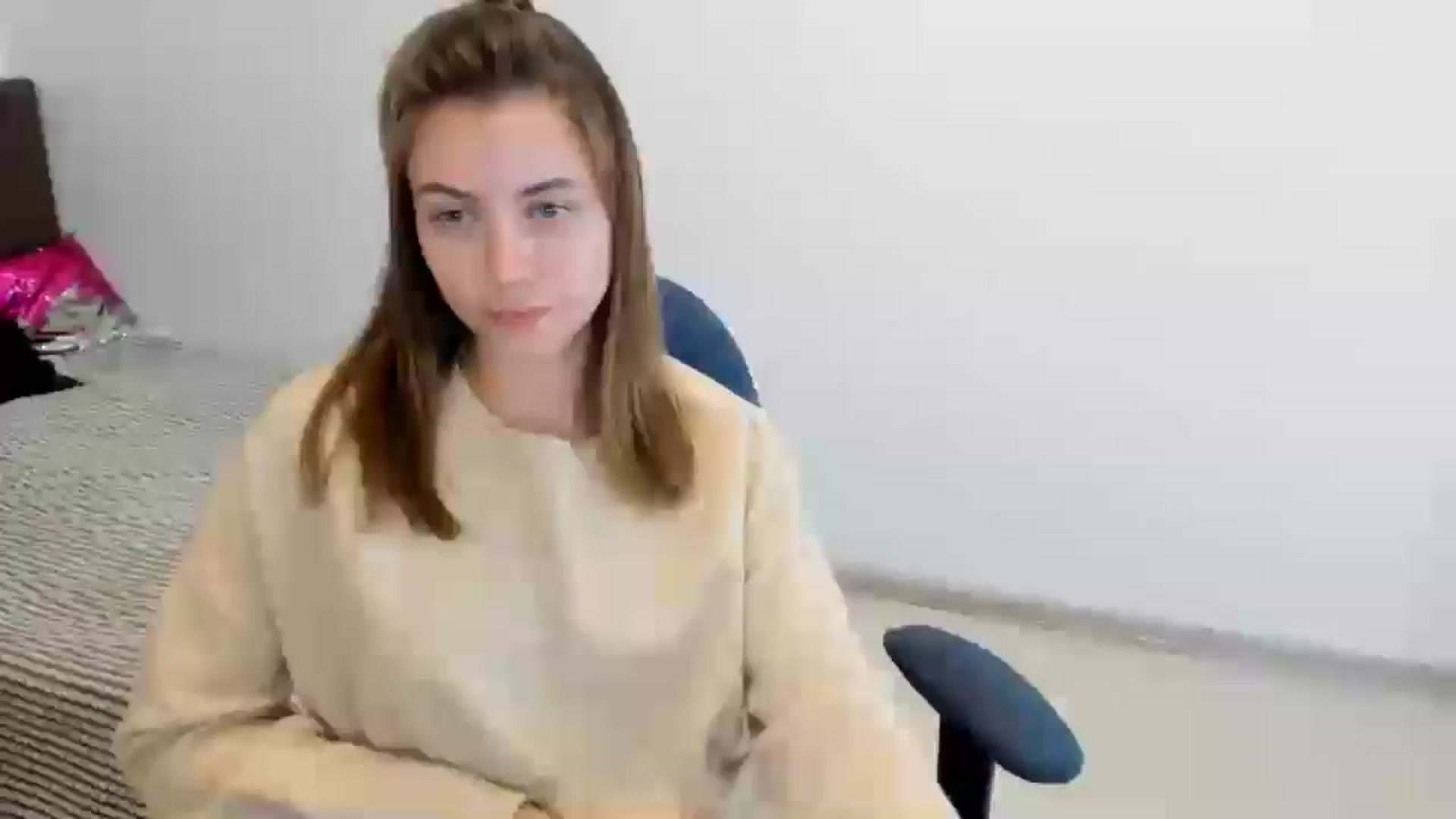 Gallery image thumbnail from Sulfate0's myfreecams stream on, 10/28/2024, 10:28 image 19 of 20