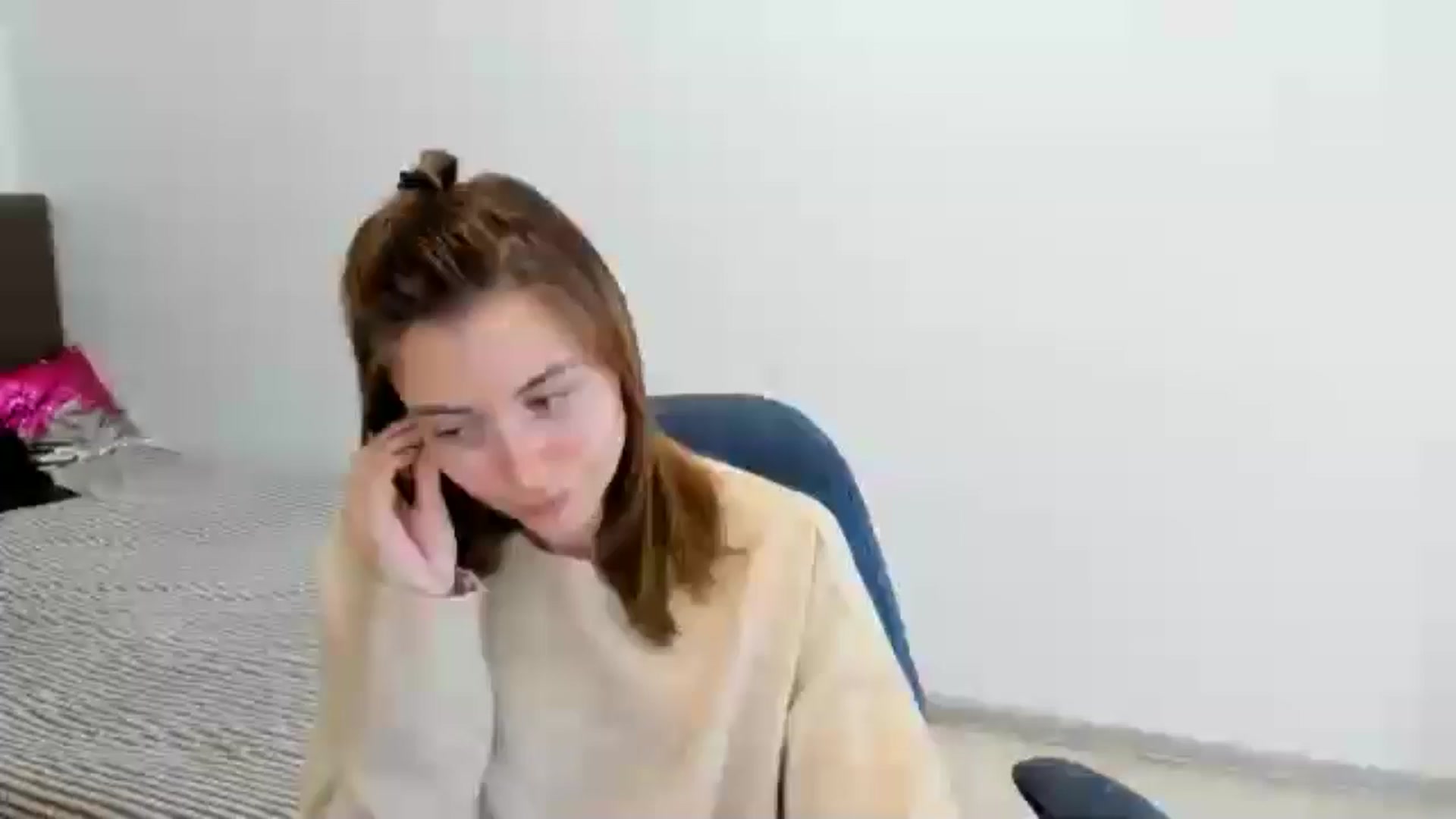 Gallery image thumbnail from Sulfate0's myfreecams stream on, 10/28/2024, 11:15 image 6 of 20