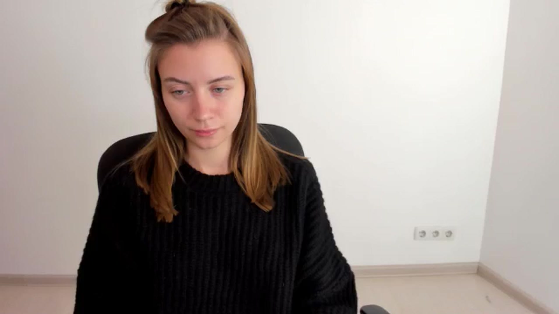 Gallery image thumbnail from Sulfate0's myfreecams stream on, 10/29/2024, 10:19 image 16 of 20