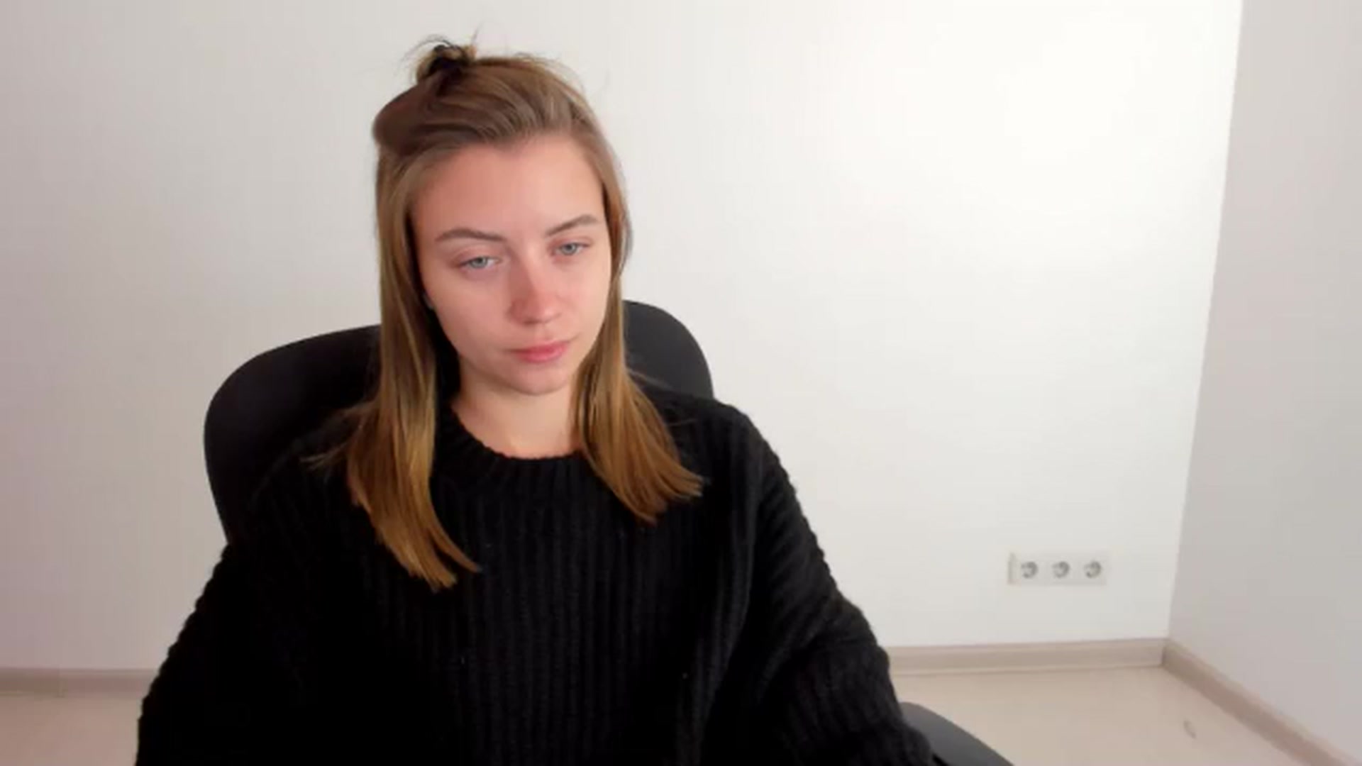Gallery image thumbnail from Sulfate0's myfreecams stream on, 10/29/2024, 10:19 image 11 of 20