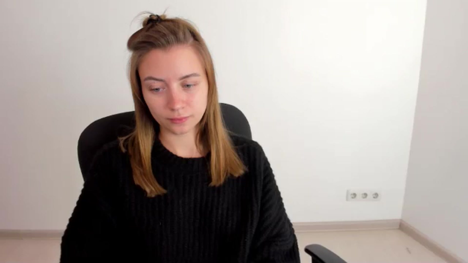 Gallery image thumbnail from Sulfate0's myfreecams stream on, 10/29/2024, 10:19 image 6 of 20