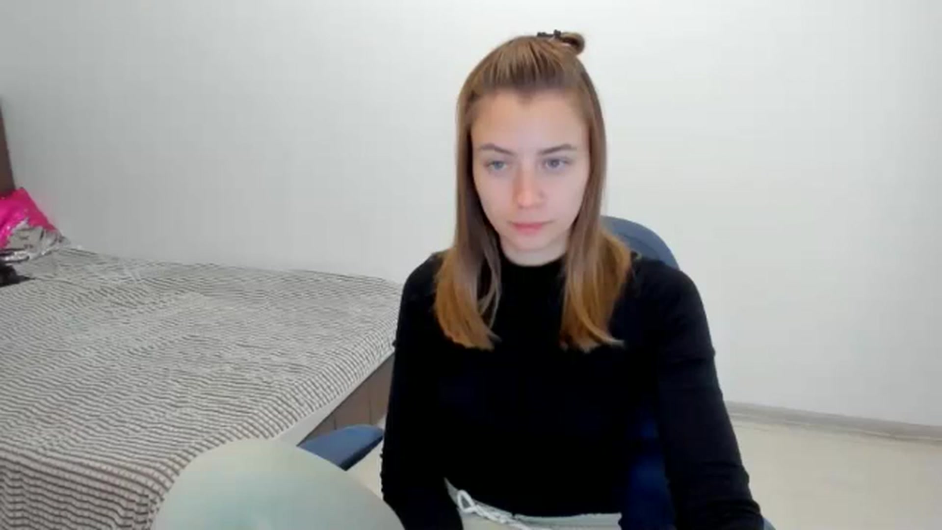 Gallery image thumbnail from Sulfate0's myfreecams stream on, 10/30/2024, 07:42 image 18 of 20