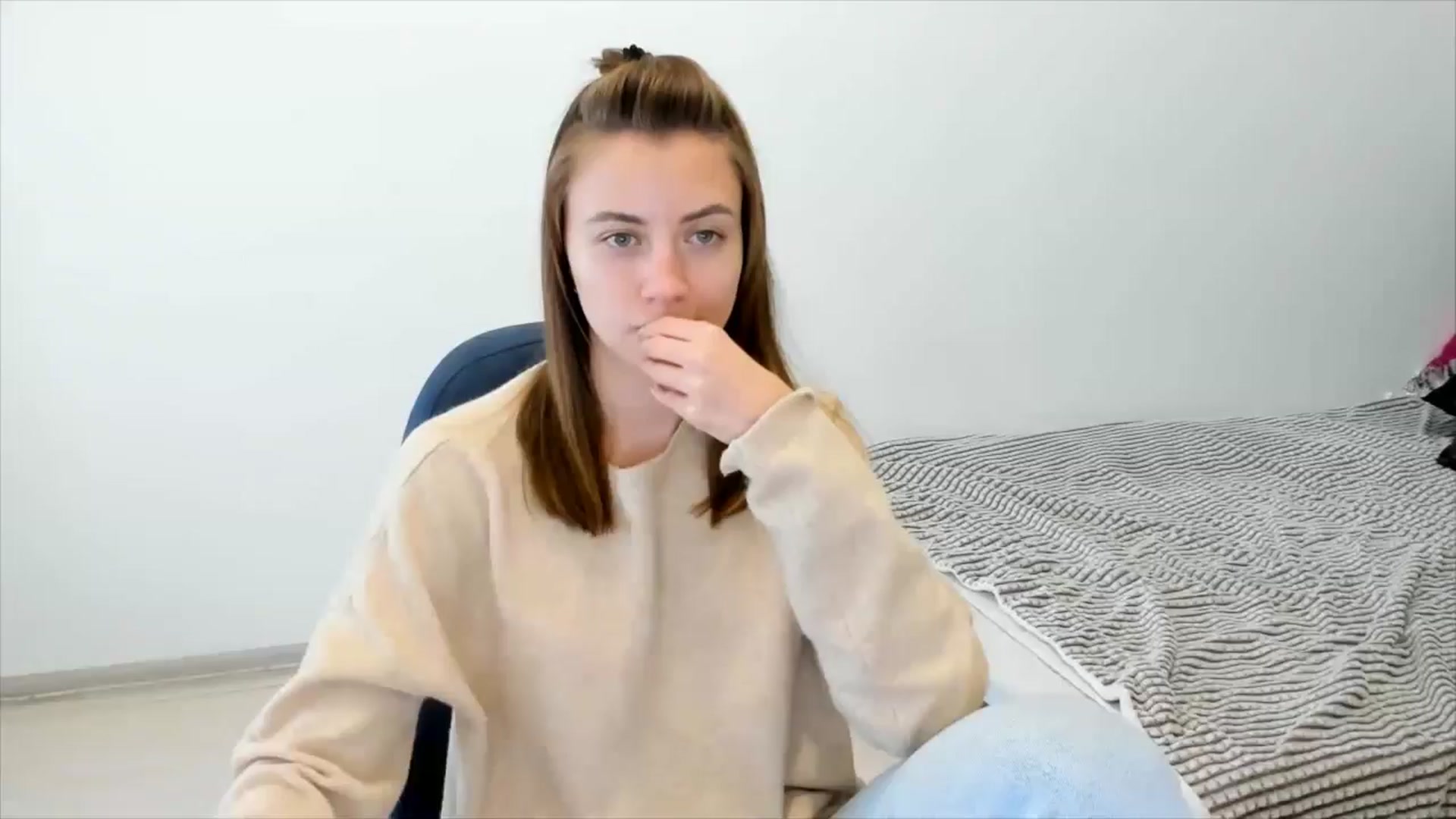 Gallery image thumbnail from Sulfate0's myfreecams stream on, 11/01/2024, 10:35 image 1 of 20
