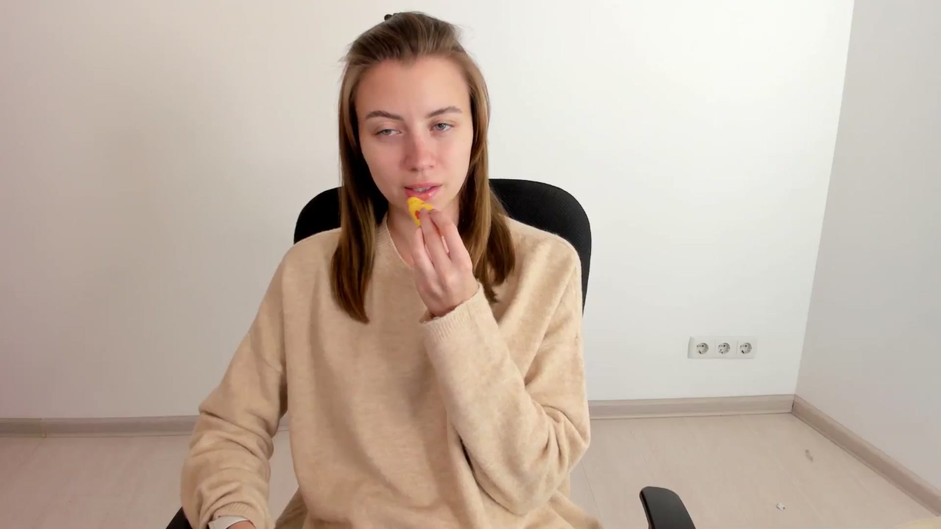Gallery image thumbnail from Sulfate0's myfreecams stream on, 11/02/2024, 08:18 image 6 of 20