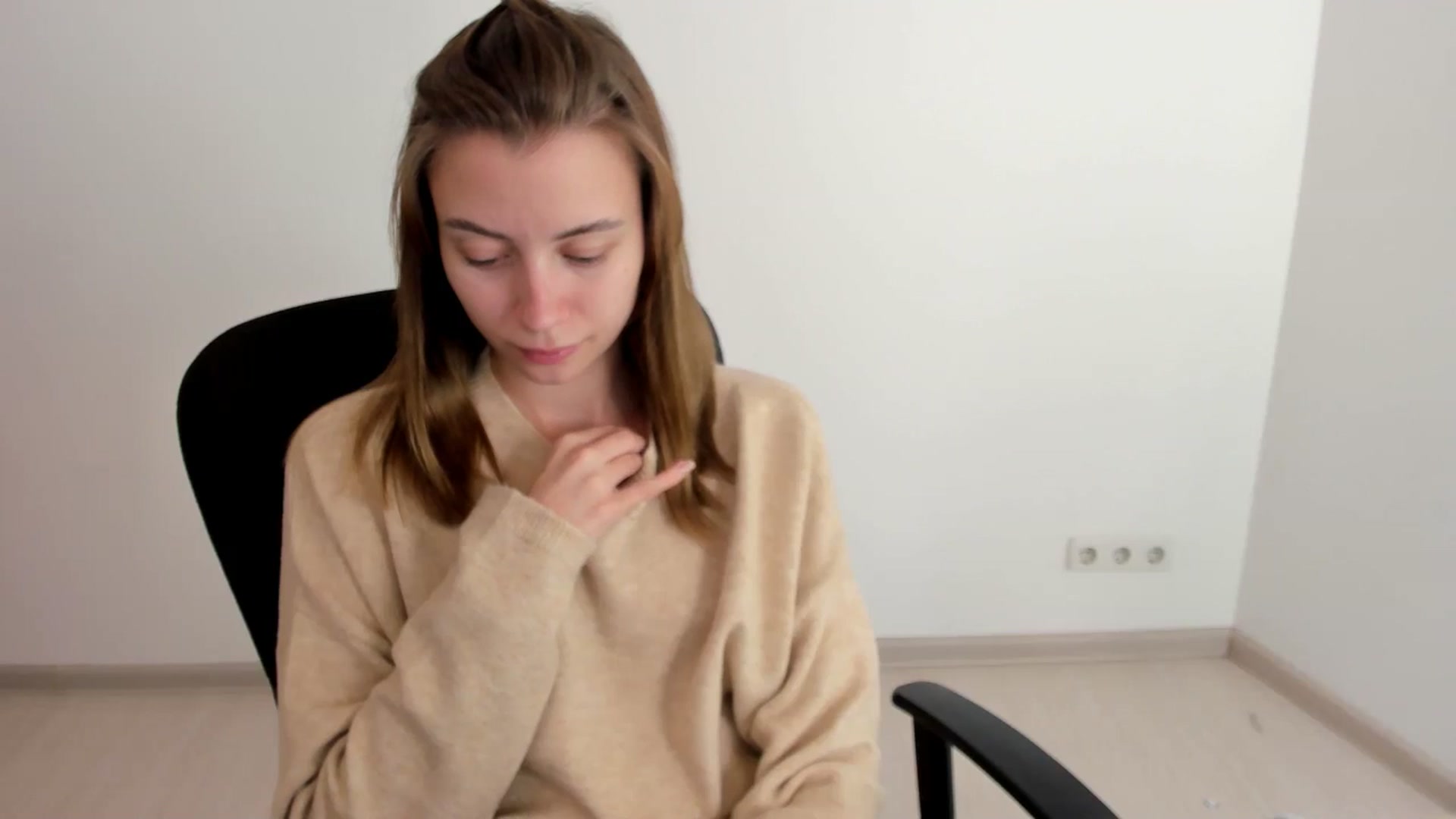 Gallery image thumbnail from Sulfate0's myfreecams stream on, 11/02/2024, 08:39 image 11 of 20