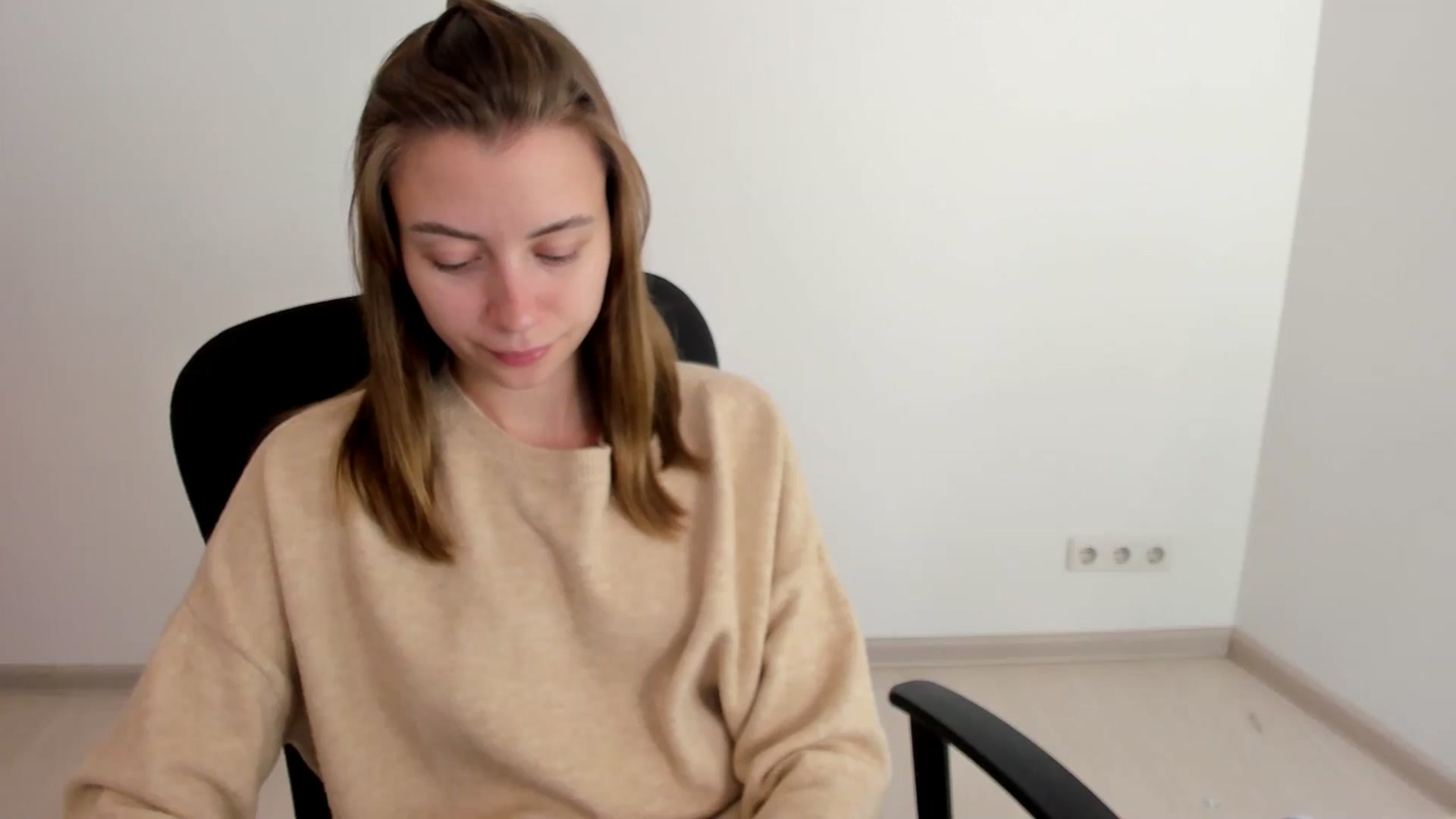 Gallery image thumbnail from Sulfate0's myfreecams stream on, 11/02/2024, 08:39 image 14 of 20