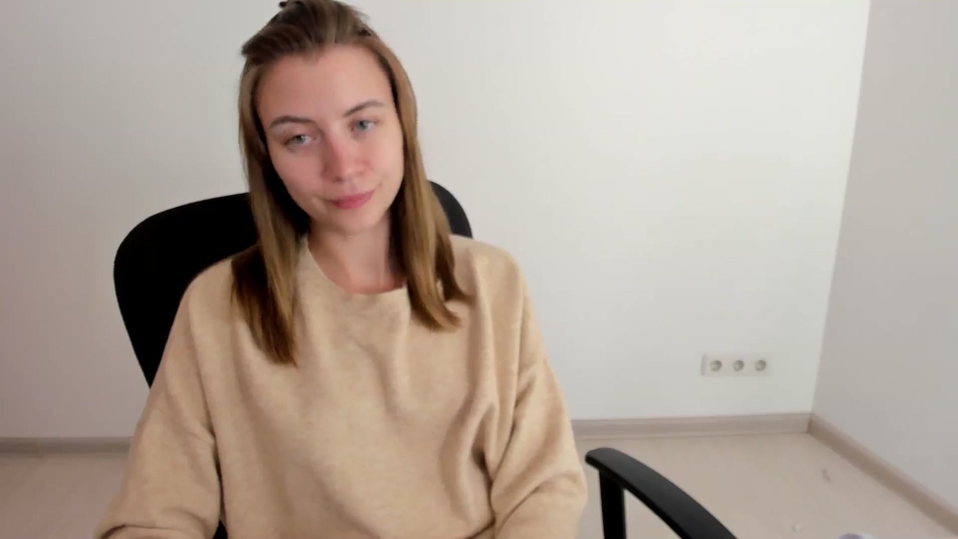 Gallery image thumbnail from Sulfate0's myfreecams stream on, 11/02/2024, 08:39 image 16 of 20