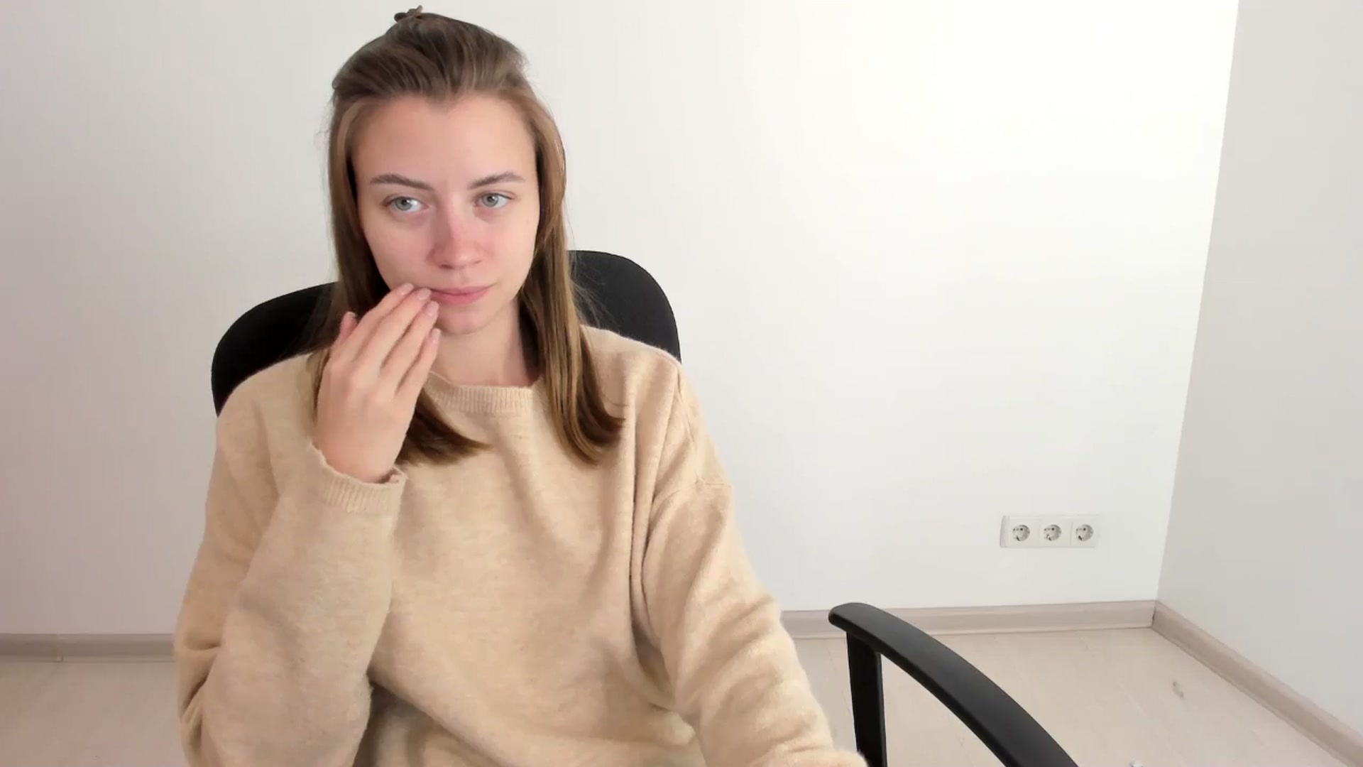 Gallery image thumbnail from Sulfate0's myfreecams stream on, 11/02/2024, 09:51 image 10 of 20