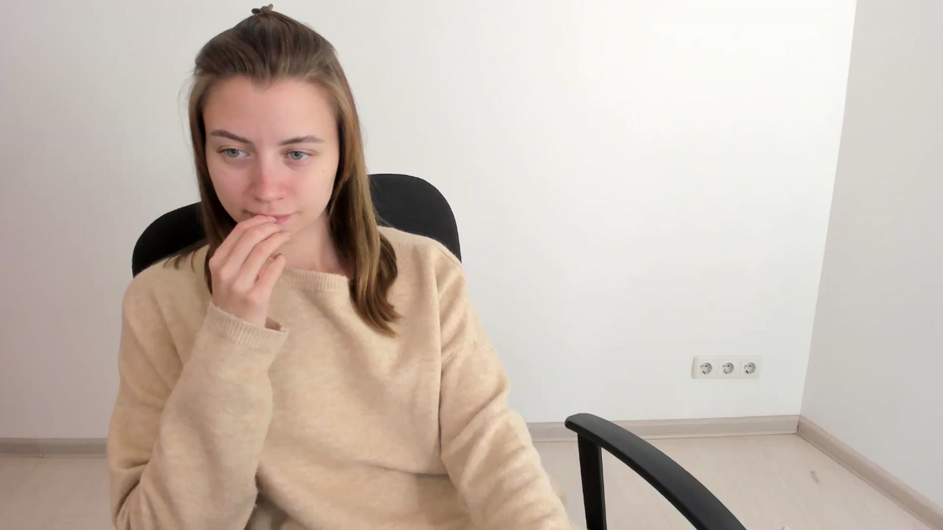 Gallery image thumbnail from Sulfate0's myfreecams stream on, 11/02/2024, 09:51 image 11 of 20