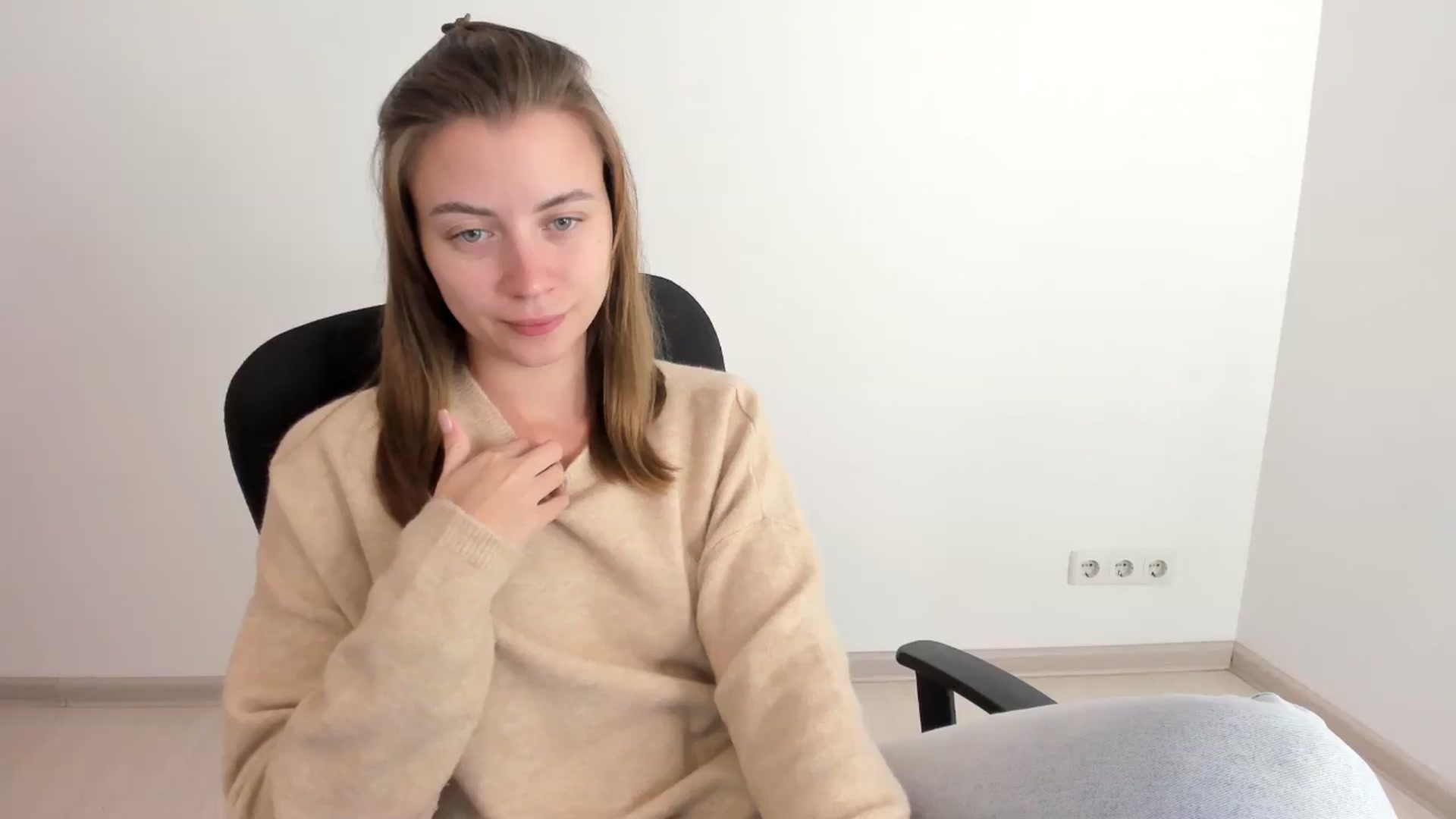 Gallery image thumbnail from Sulfate0's myfreecams stream on, 11/02/2024, 09:51 image 17 of 20
