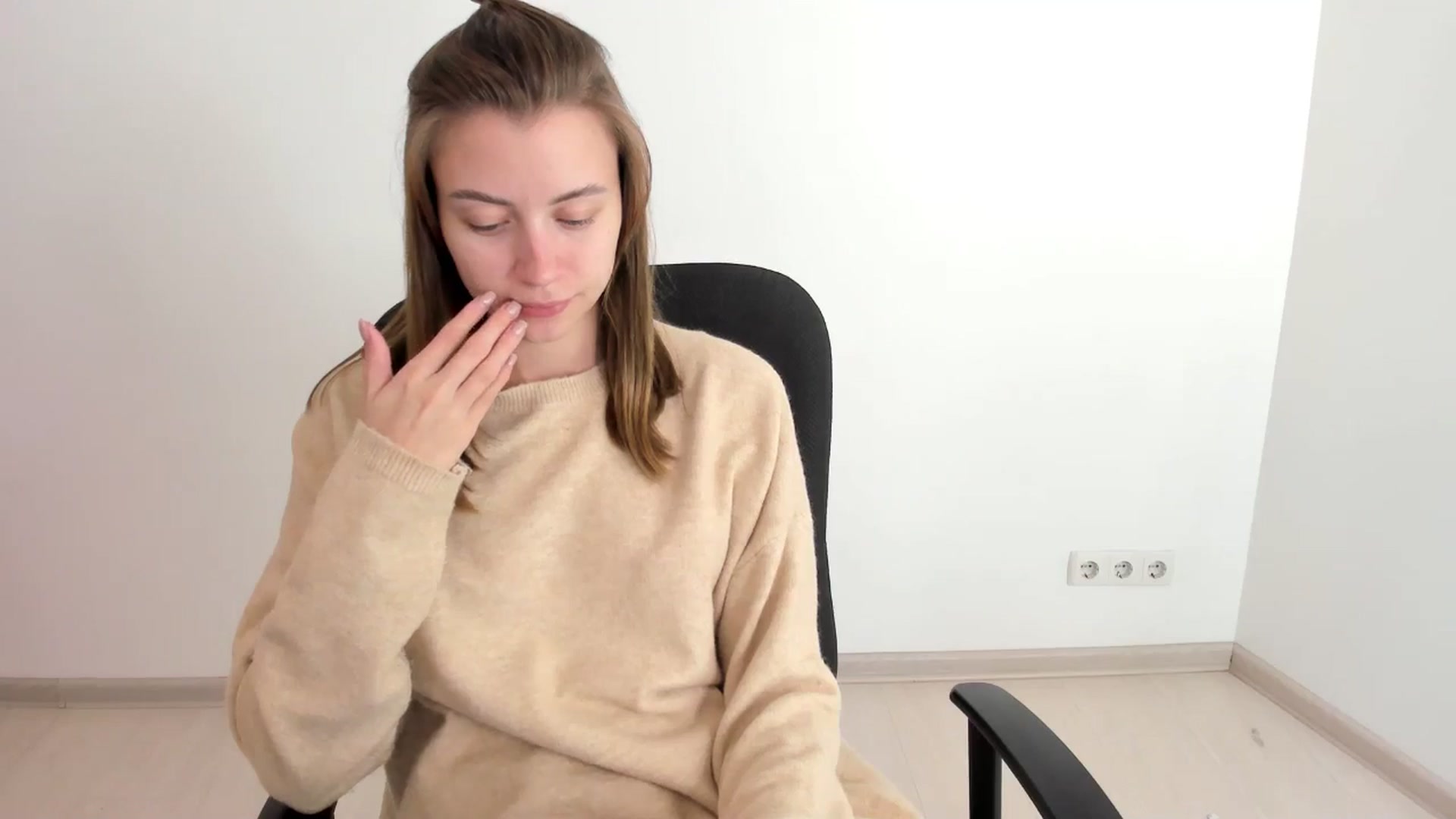 Gallery image thumbnail from Sulfate0's myfreecams stream on, 11/02/2024, 09:51 image 6 of 20