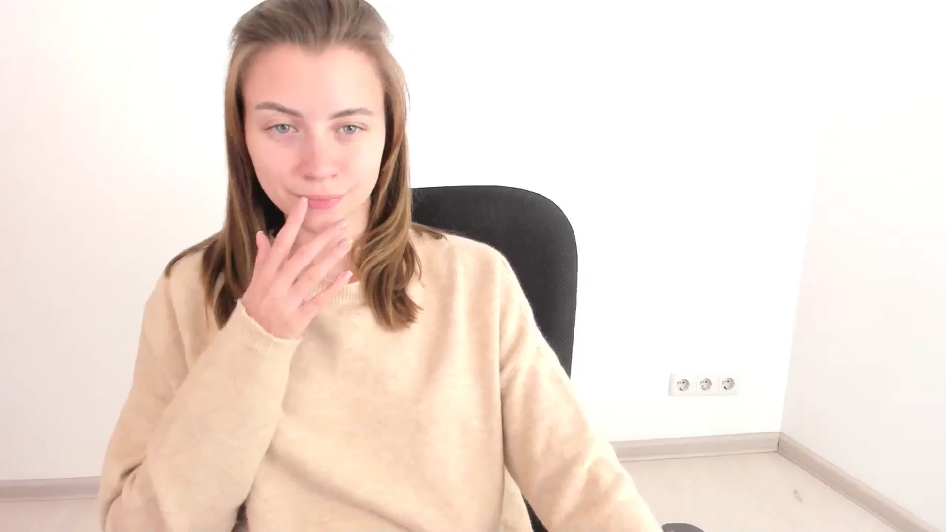 Gallery image thumbnail from Sulfate0's myfreecams stream on, 11/02/2024, 11:31 image 17 of 20