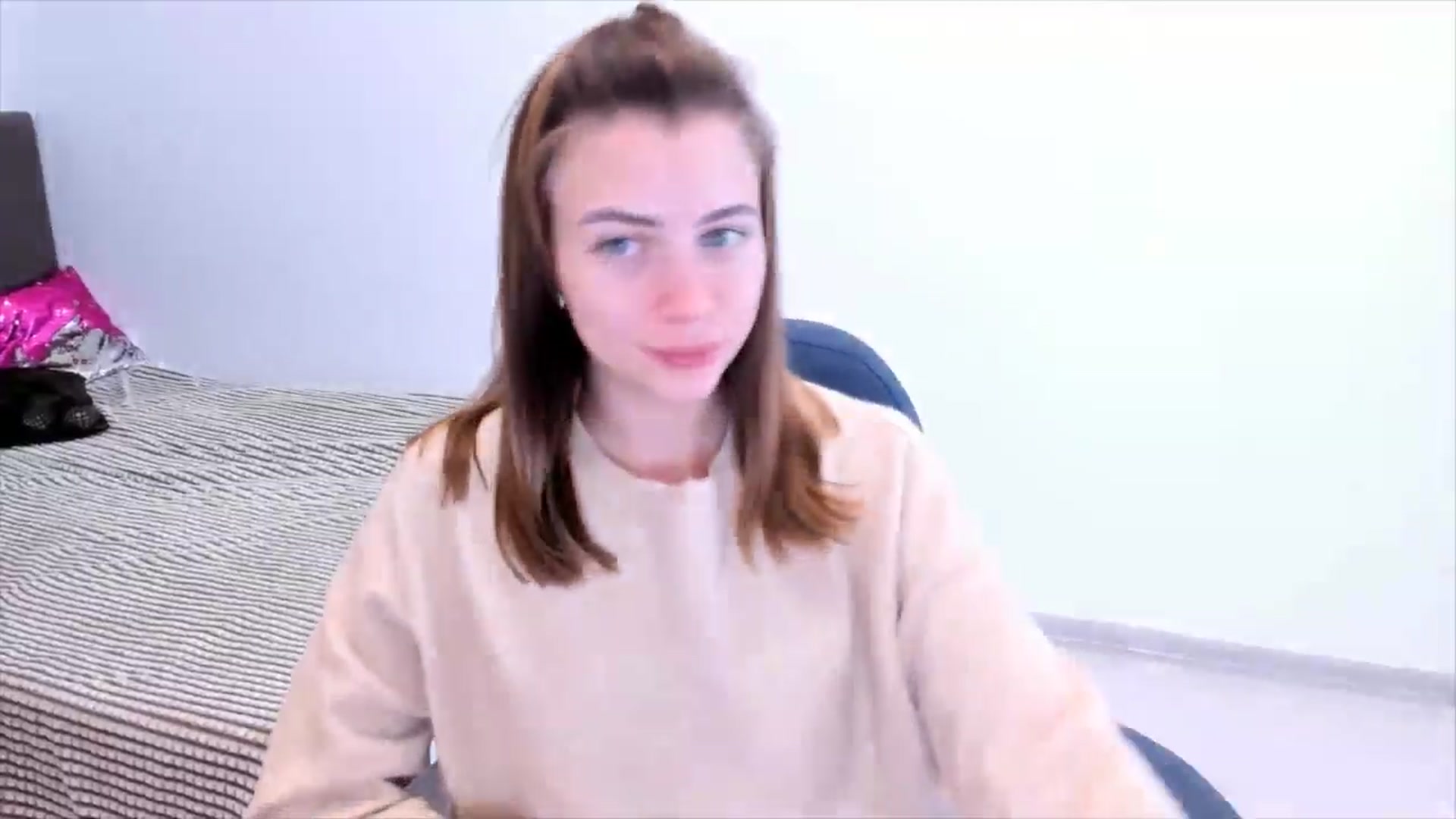 Gallery image thumbnail from Sulfate0's myfreecams stream on, 11/03/2024, 11:25 image 10 of 20