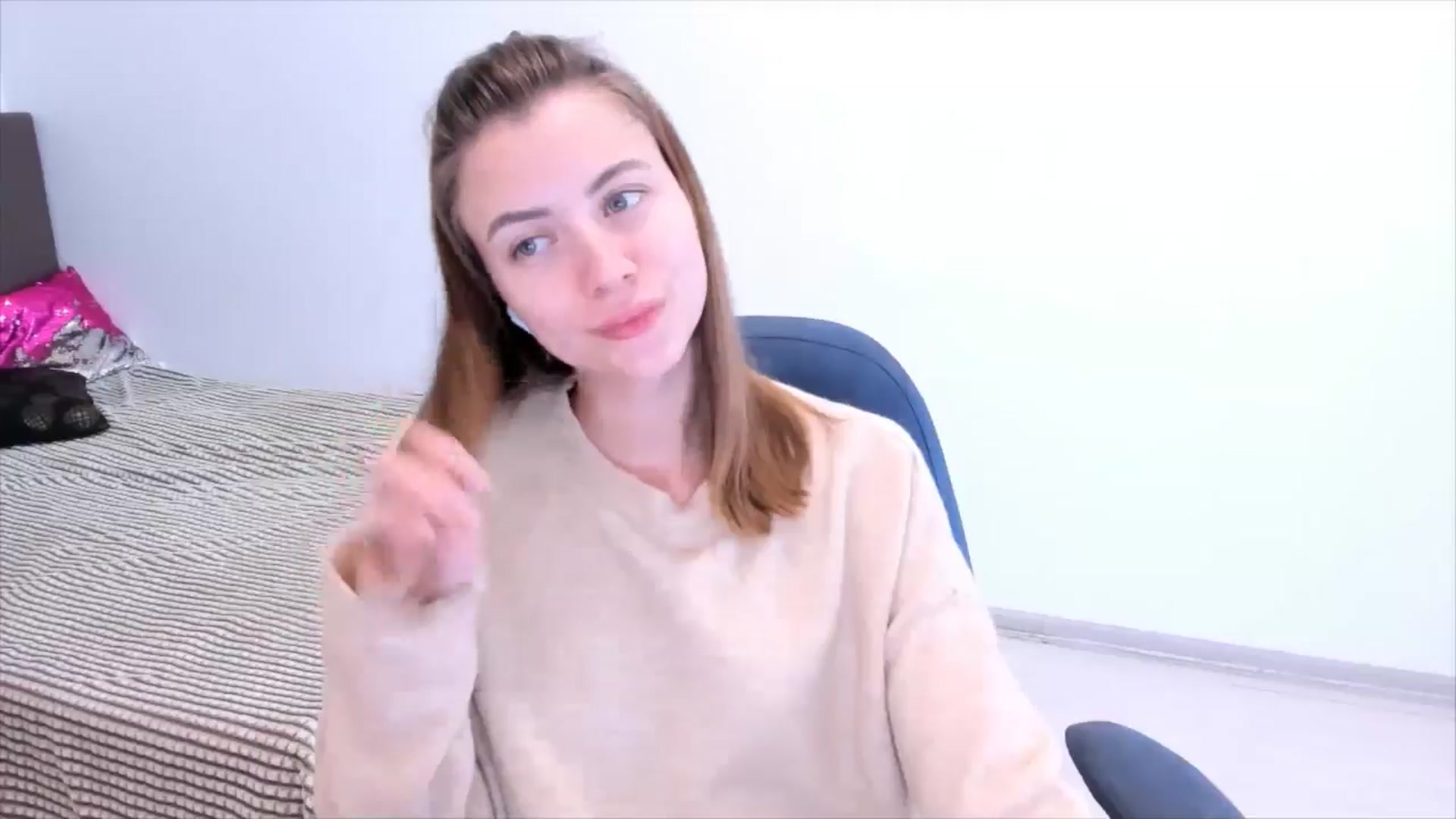 Gallery image thumbnail from Sulfate0's myfreecams stream on, 11/03/2024, 11:25 image 15 of 20