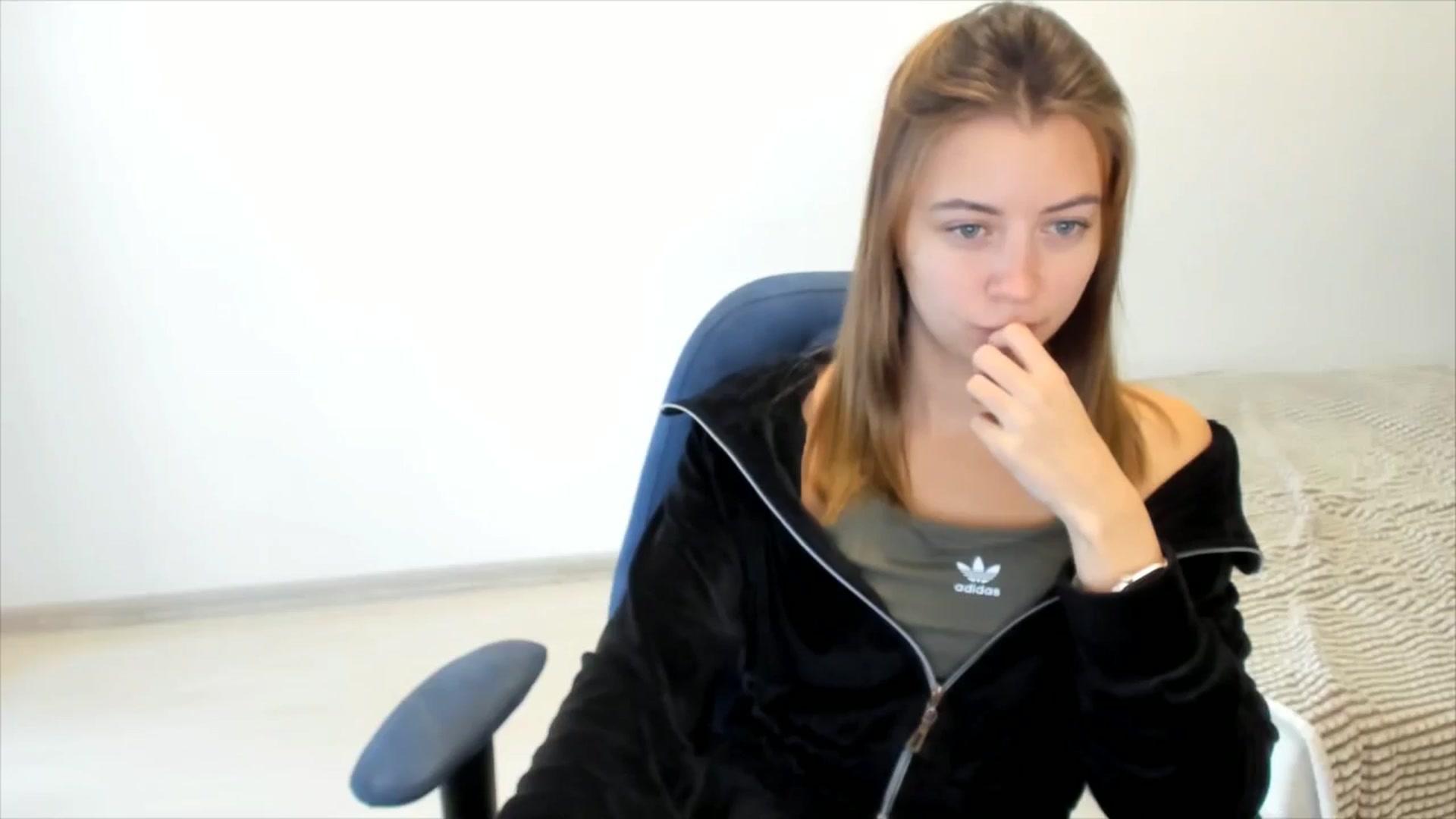 Gallery image thumbnail from Sulfate0's myfreecams stream on, 11/06/2024, 09:26 image 3 of 20