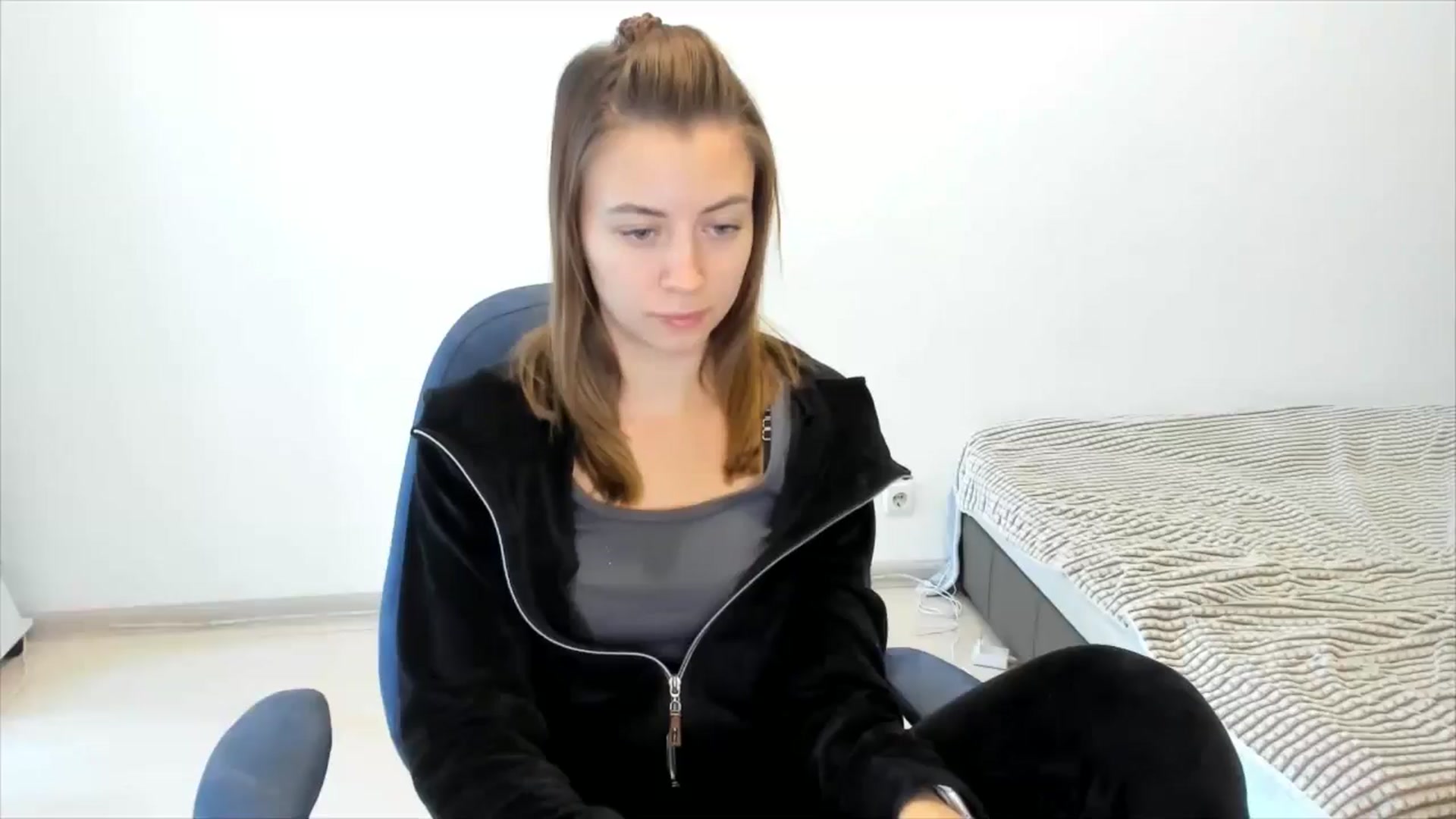 Gallery image thumbnail from Sulfate0's myfreecams stream on, 11/07/2024, 08:57 image 18 of 20