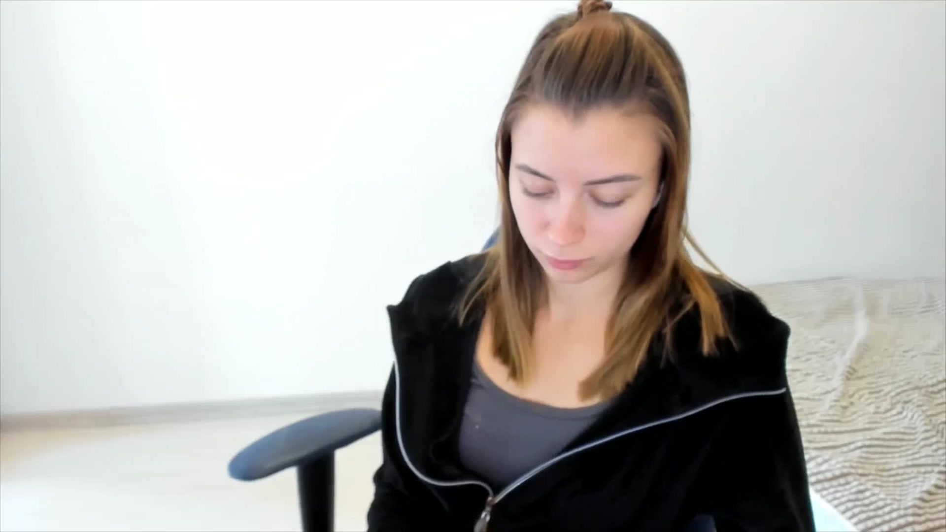 Gallery image thumbnail from Sulfate0's myfreecams stream on, 11/07/2024, 10:53 image 9 of 20