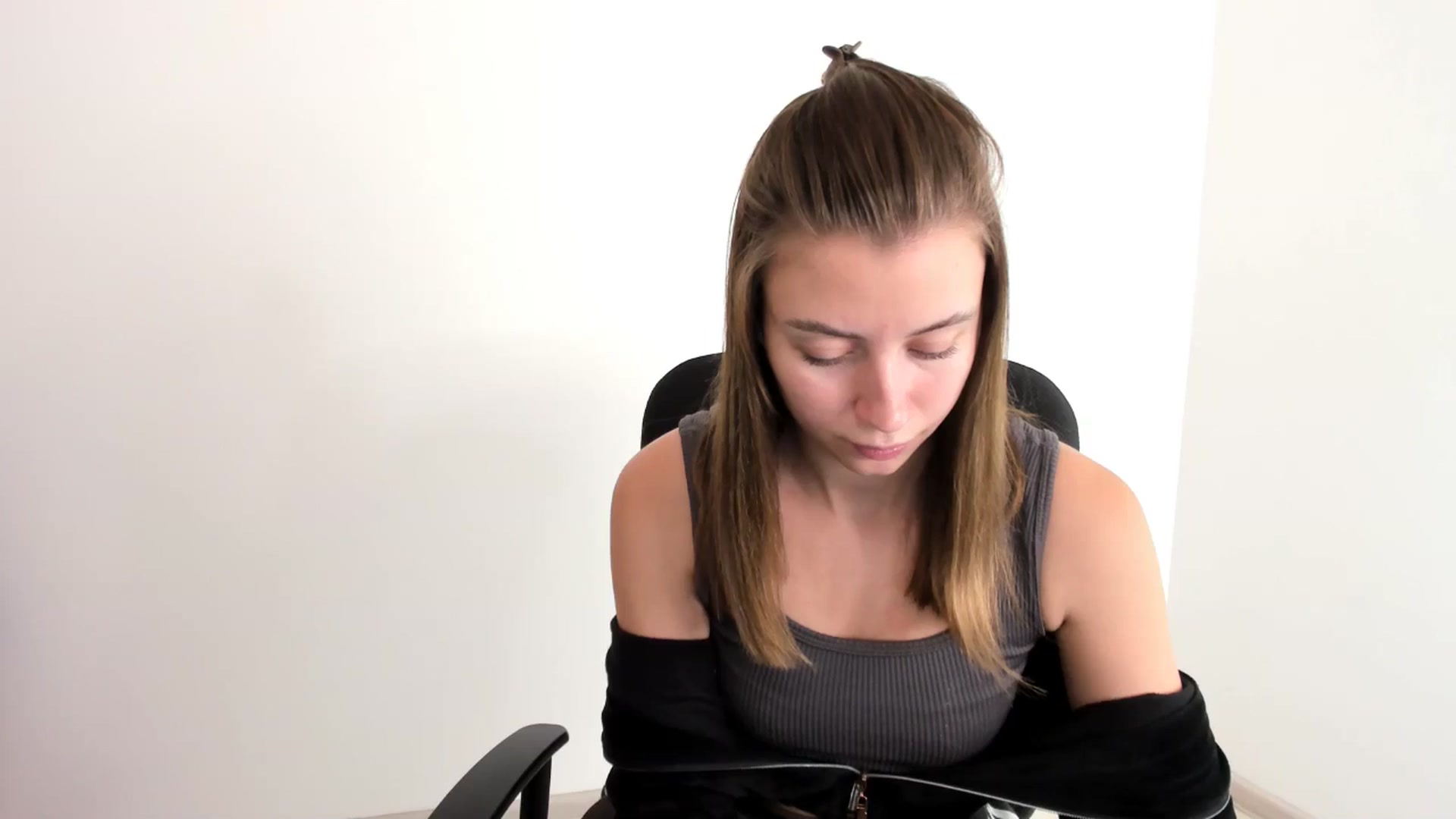 Gallery image thumbnail from Sulfate0's myfreecams stream on, 11/09/2024, 08:47 image 20 of 20