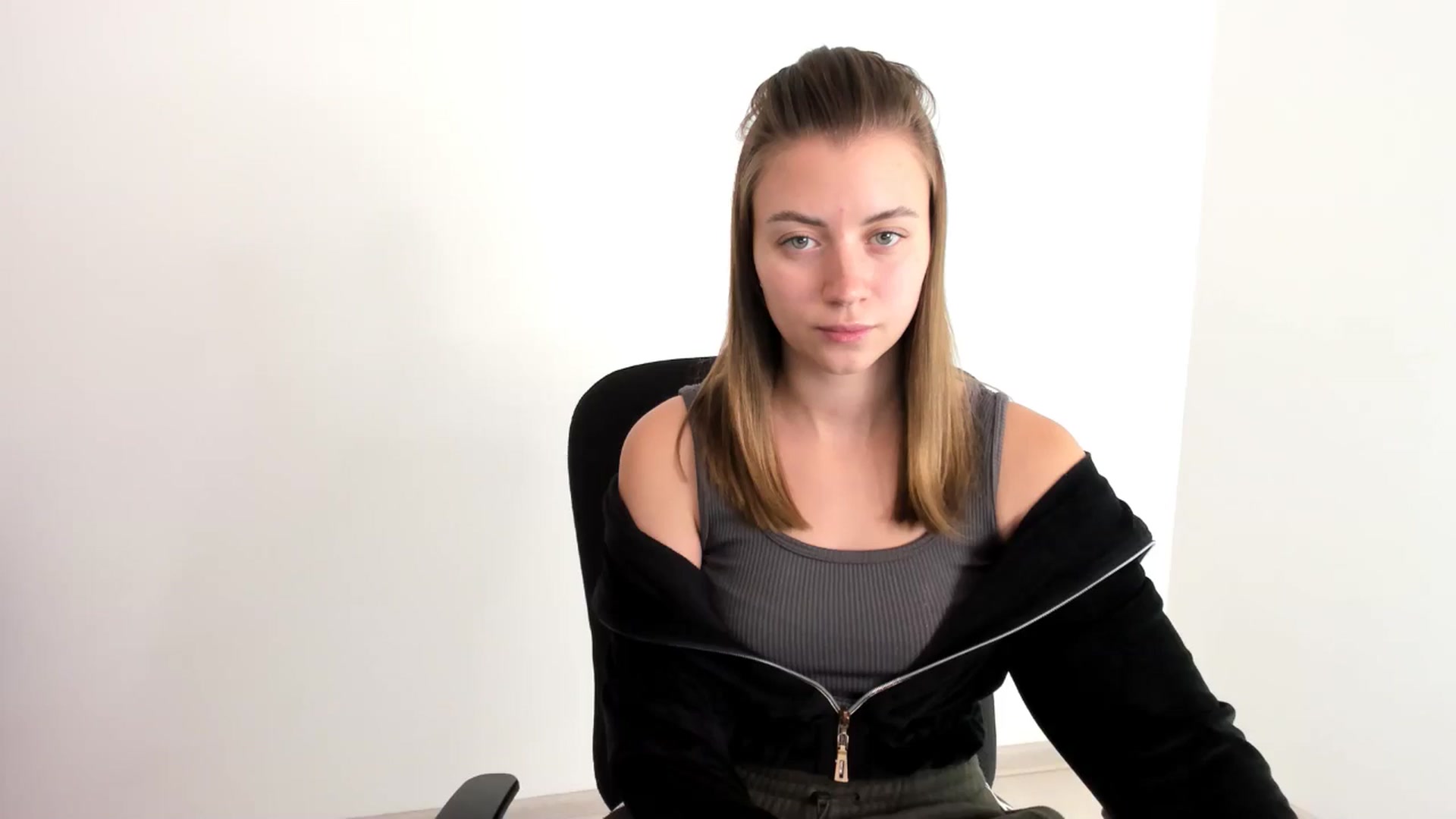 Gallery image thumbnail from Sulfate0's myfreecams stream on, 11/09/2024, 08:47 image 1 of 20