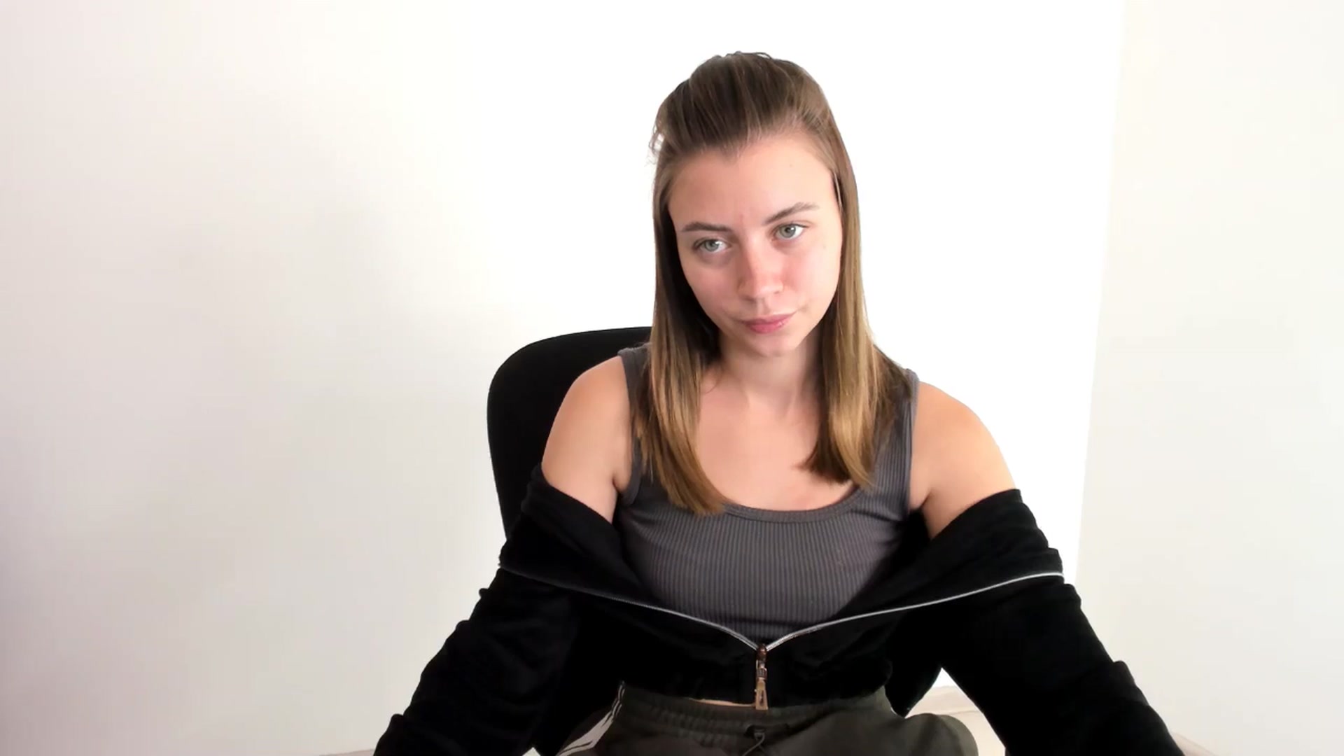 Gallery image thumbnail from Sulfate0's myfreecams stream on, 11/09/2024, 08:47 image 9 of 20