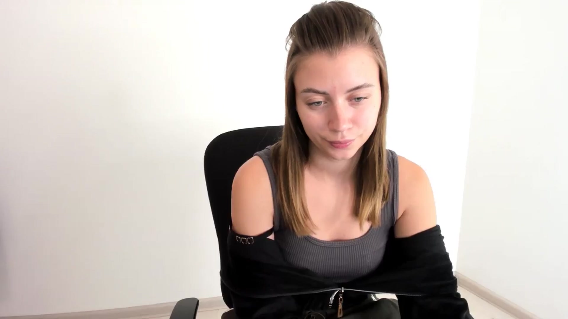 Gallery image thumbnail from Sulfate0's myfreecams stream on, 11/09/2024, 09:24 image 17 of 20