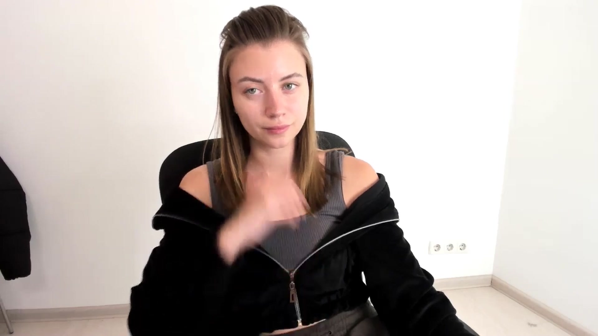 Gallery image thumbnail from Sulfate0's myfreecams stream on, 11/09/2024, 09:49 image 16 of 20