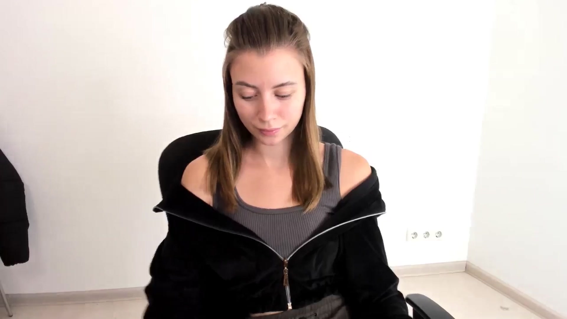 Gallery image thumbnail from Sulfate0's myfreecams stream on, 11/09/2024, 09:49 image 9 of 20