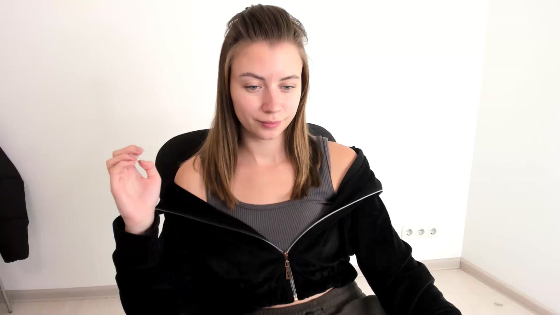 Gallery image thumbnail from Sulfate0's myfreecams stream on, 11/09/2024, 09:49 image 2 of 20