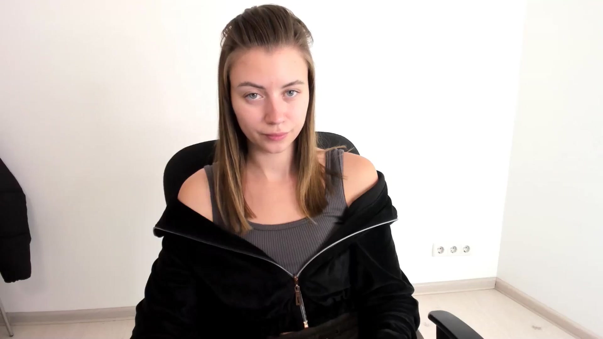 Gallery image thumbnail from Sulfate0's myfreecams stream on, 11/09/2024, 09:49 image 15 of 20