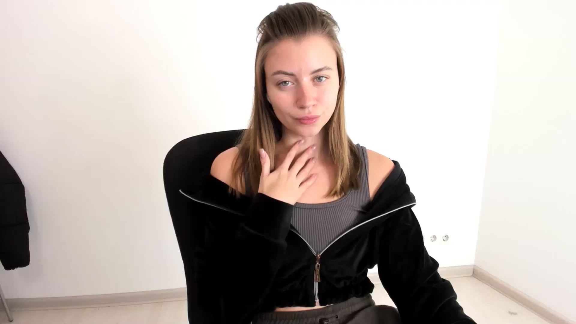 Gallery image thumbnail from Sulfate0's myfreecams stream on, 11/09/2024, 09:49 image 1 of 20