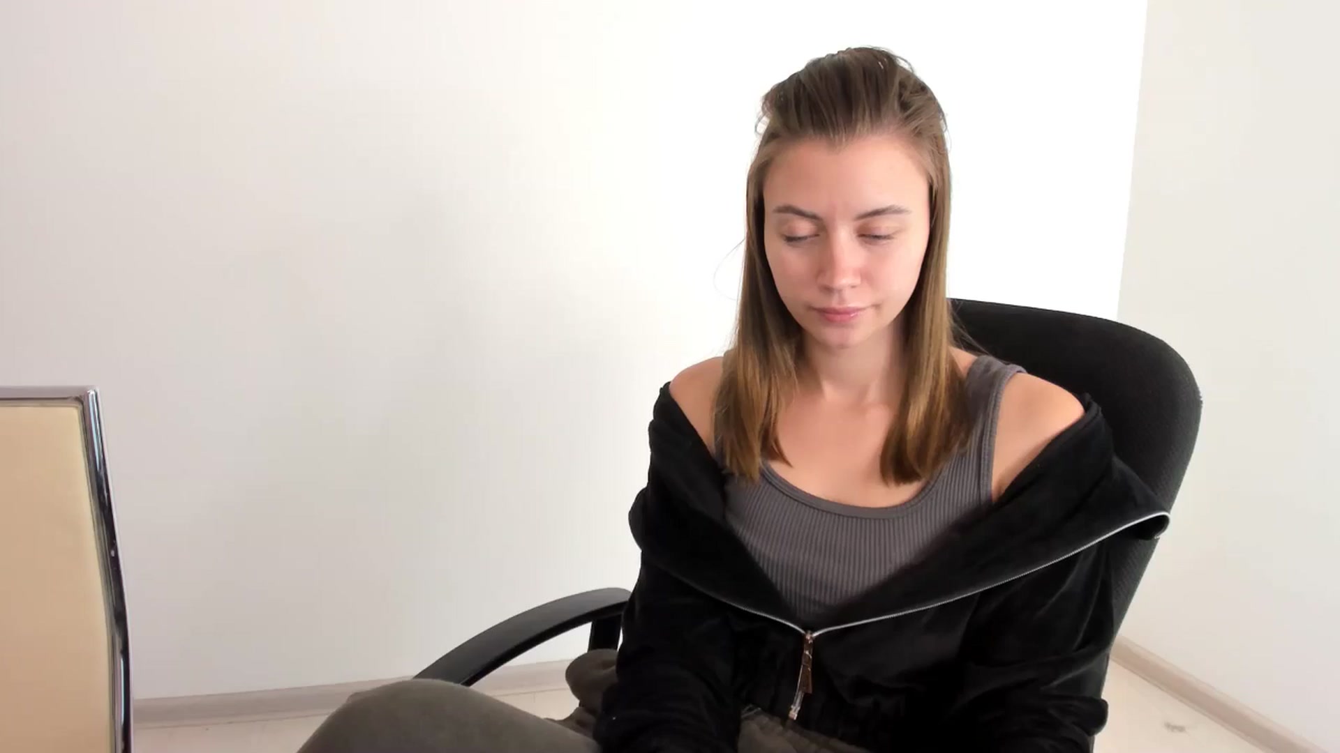 Gallery image thumbnail from Sulfate0's myfreecams stream on, 11/09/2024, 11:18 image 12 of 20