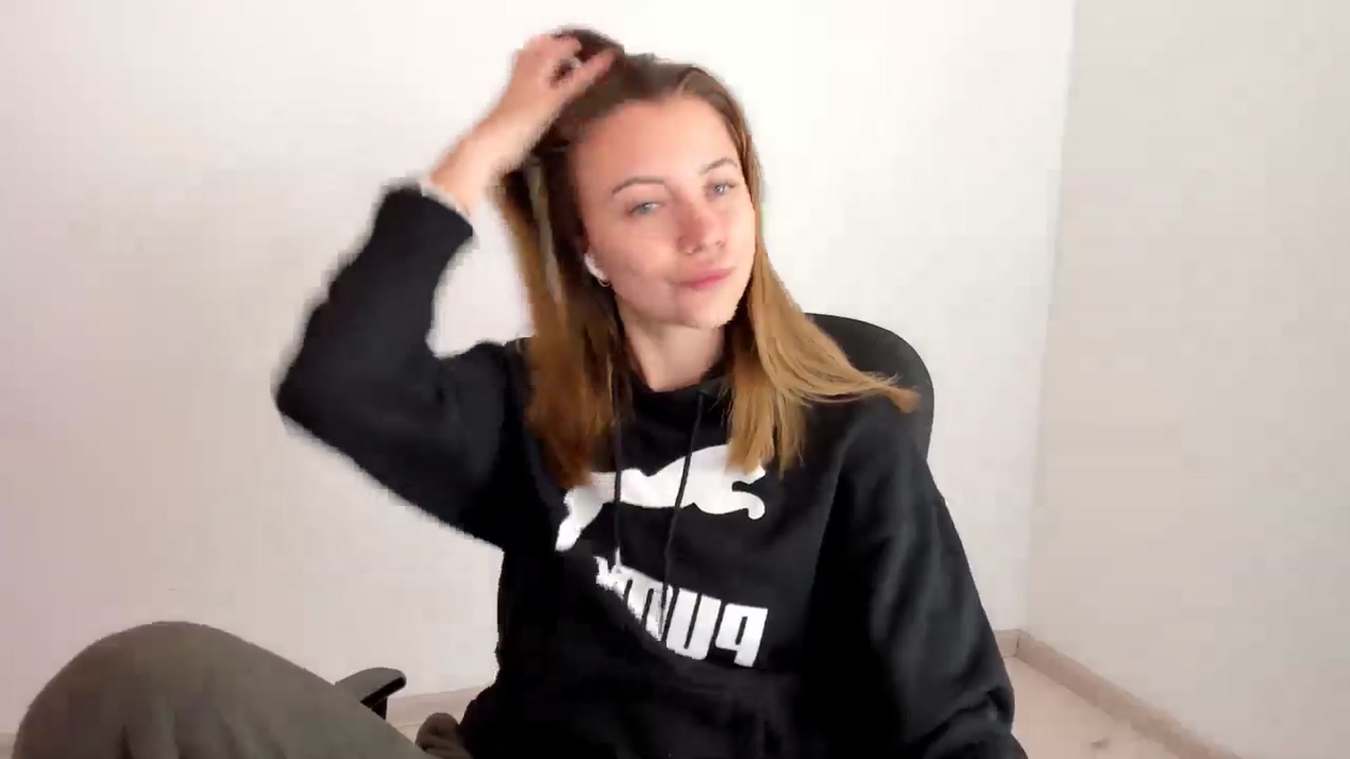 Gallery image thumbnail from Sulfate0's myfreecams stream on, 11/10/2024, 09:46 image 5 of 20