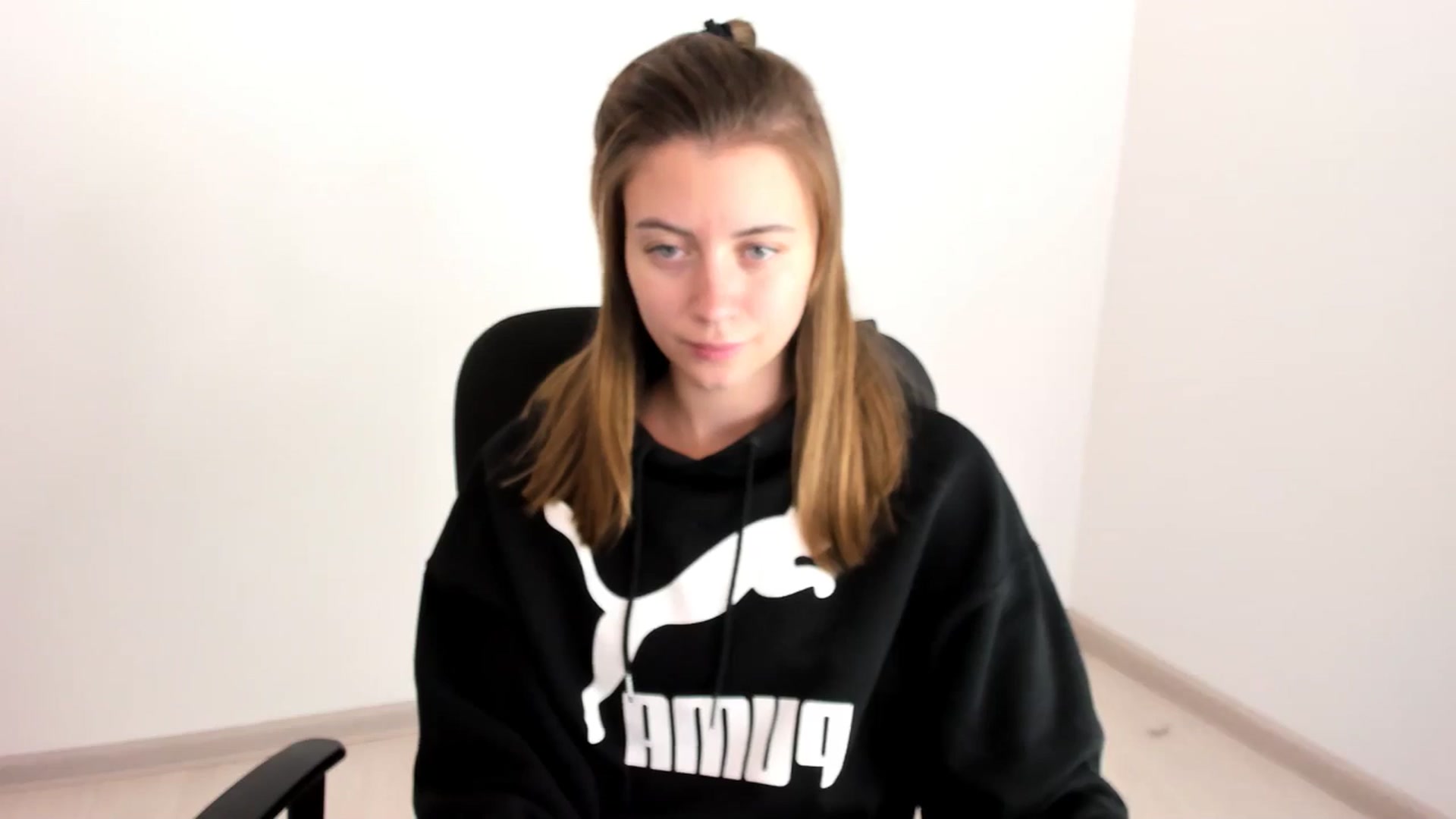 Gallery image thumbnail from Sulfate0's myfreecams stream on, 11/10/2024, 10:45 image 11 of 20