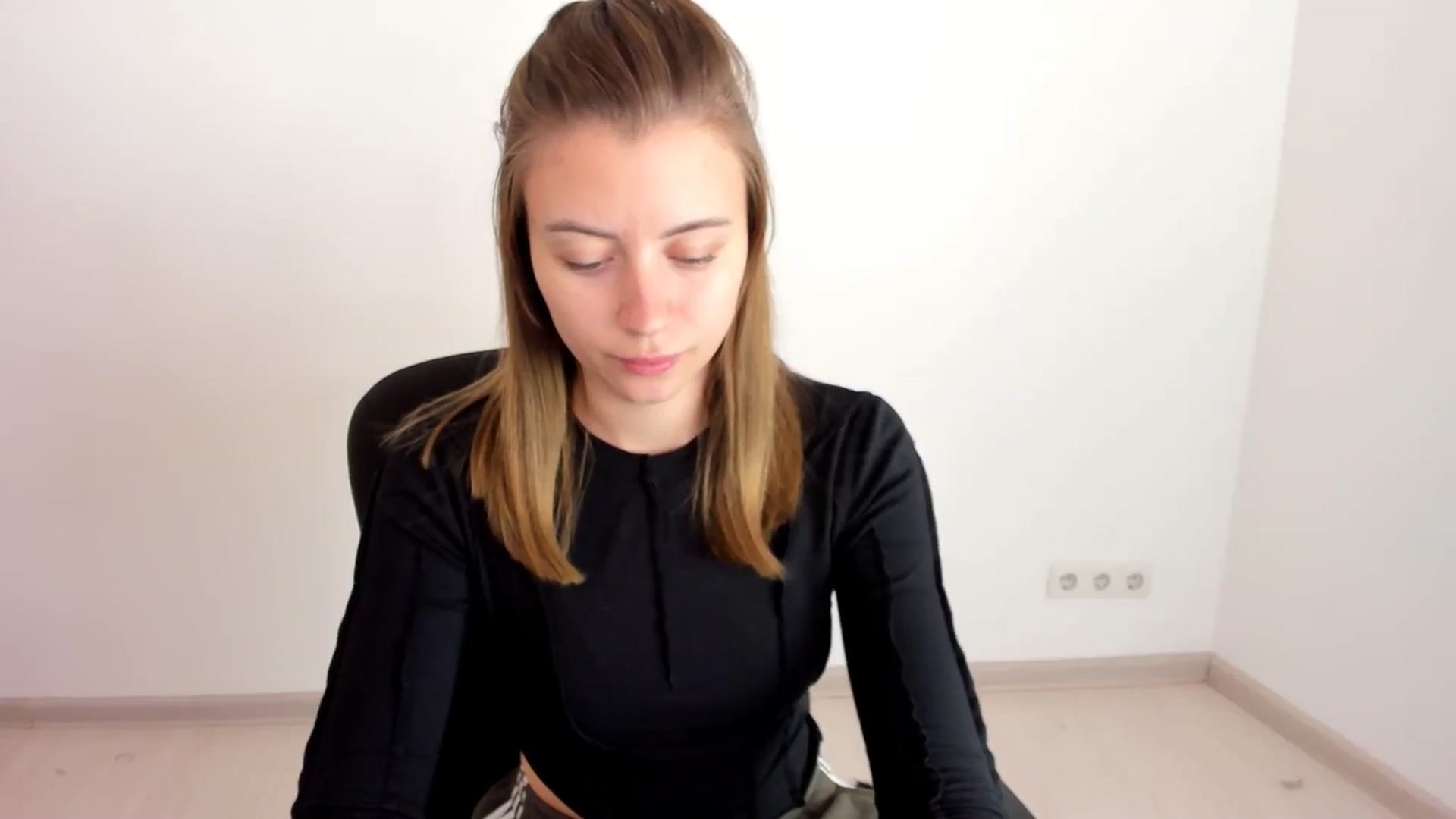 Gallery image thumbnail from Sulfate0's myfreecams stream on, 11/11/2024, 07:53 image 11 of 20