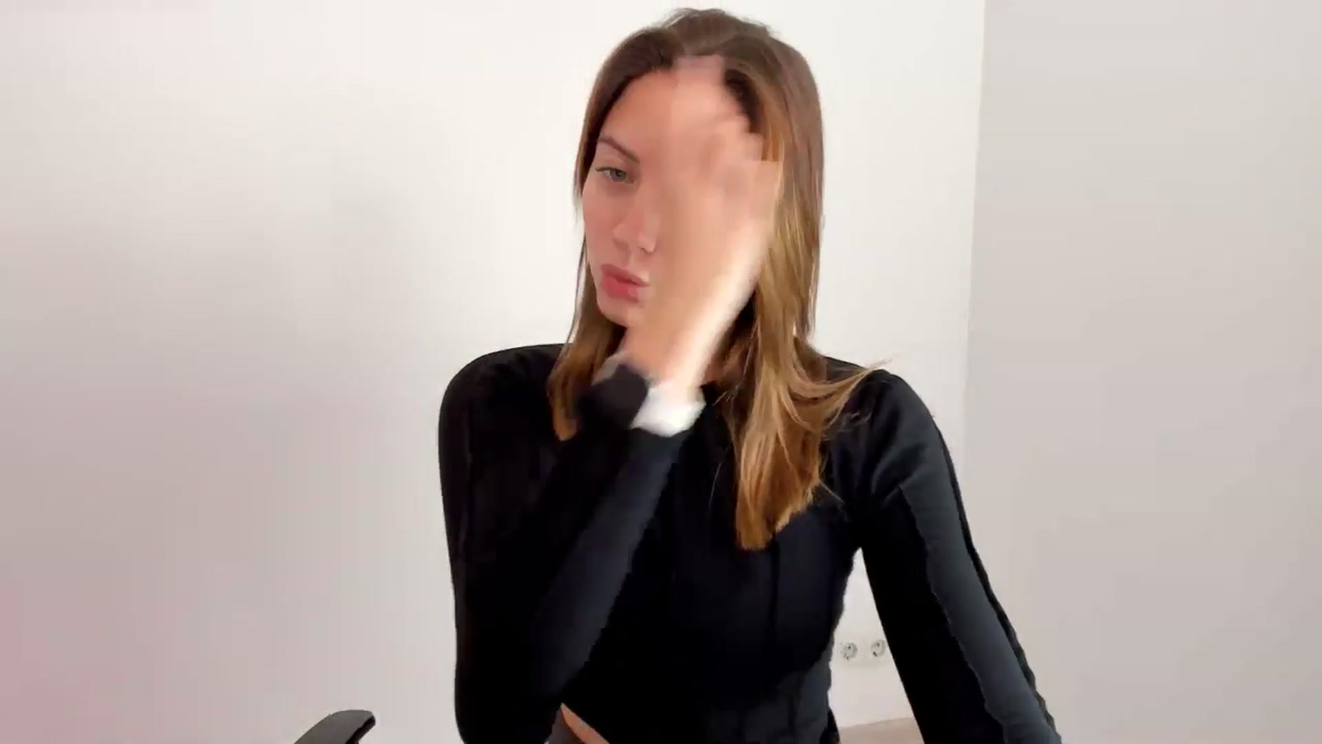 Gallery image thumbnail from Sulfate0's myfreecams stream on, 11/12/2024, 10:11 image 16 of 20