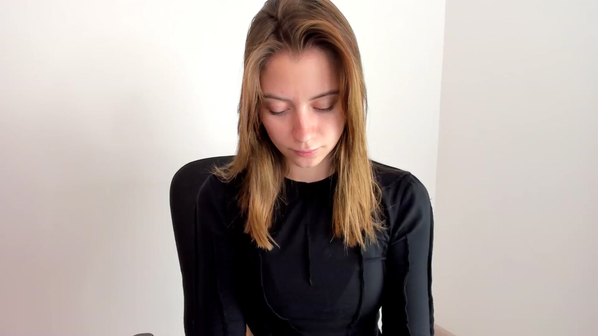 Gallery image thumbnail from Sulfate0's myfreecams stream on, 11/12/2024, 10:11 image 13 of 20