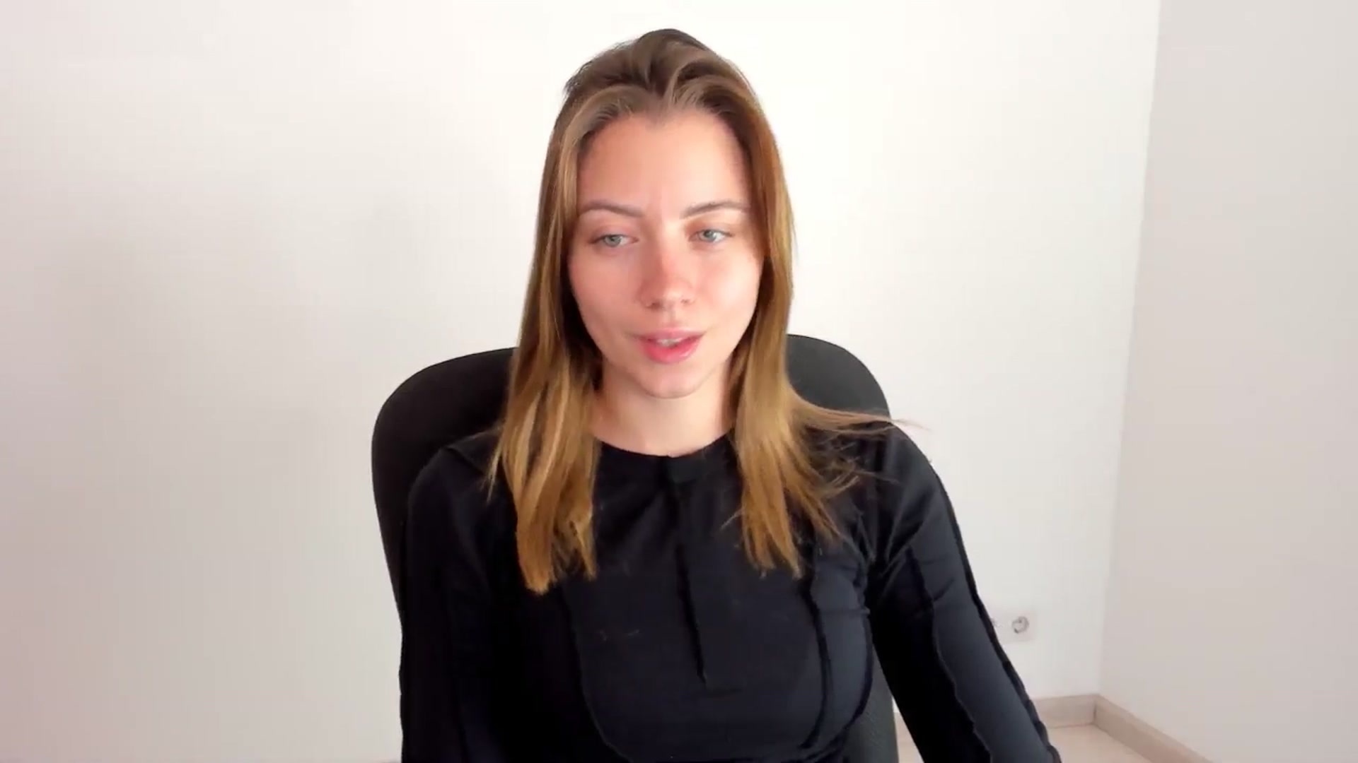Gallery image thumbnail from Sulfate0's myfreecams stream on, 11/12/2024, 11:16 image 2 of 20