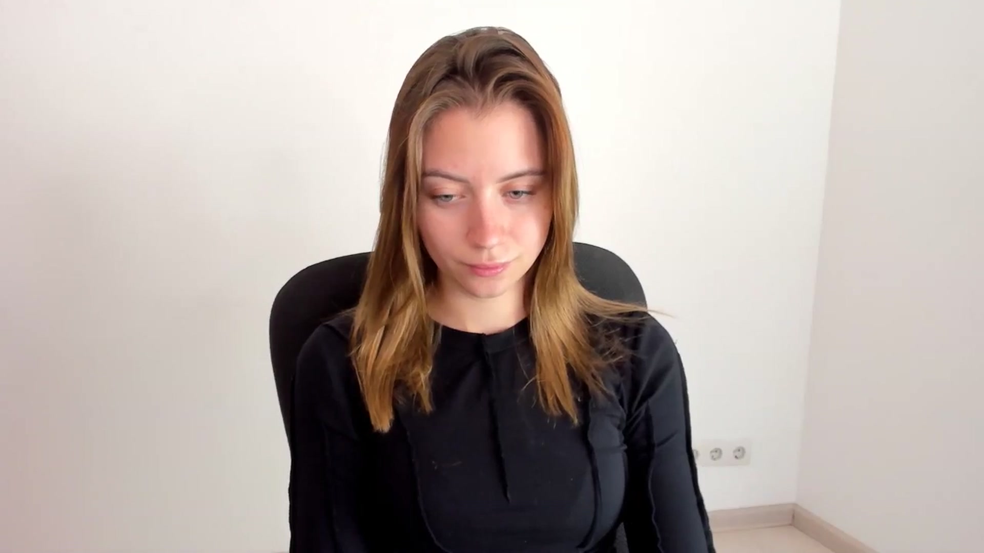 Gallery image thumbnail from Sulfate0's myfreecams stream on, 11/12/2024, 11:16 image 3 of 20
