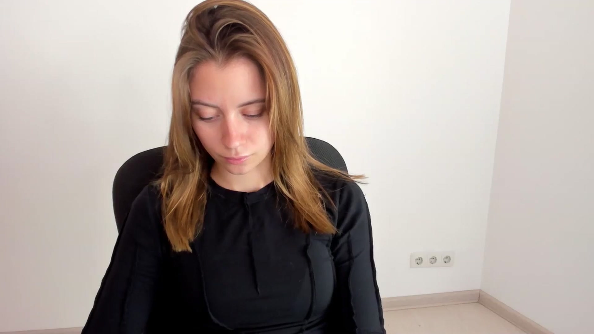 Gallery image thumbnail from Sulfate0's myfreecams stream on, 11/12/2024, 12:29 image 2 of 20