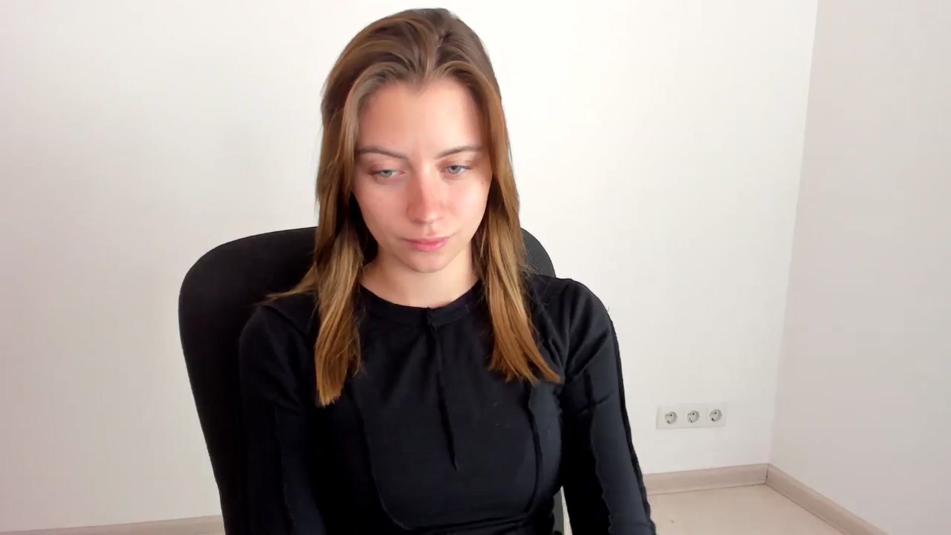 Gallery image thumbnail from Sulfate0's myfreecams stream on, 11/12/2024, 12:29 image 9 of 20