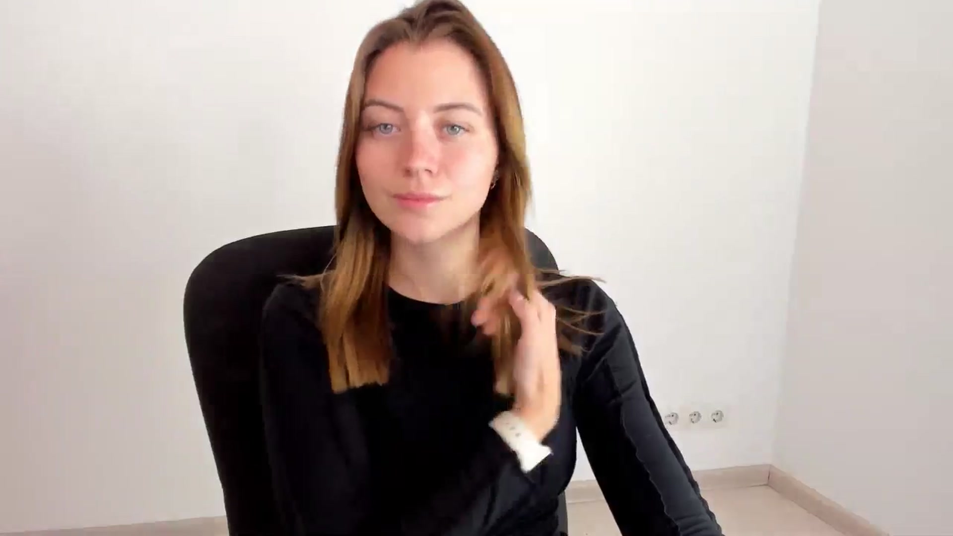 Gallery image thumbnail from Sulfate0's myfreecams stream on, 11/12/2024, 12:29 image 5 of 20