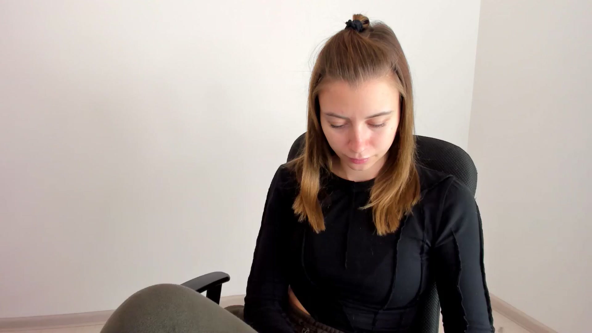 Gallery image thumbnail from Sulfate0's myfreecams stream on, 11/13/2024, 08:24 image 18 of 20