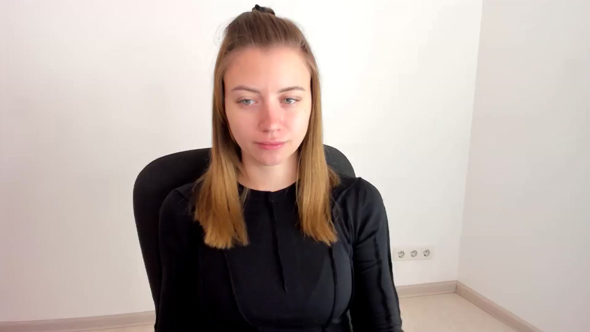 Gallery image thumbnail from Sulfate0's myfreecams stream on, 11/13/2024, 08:56 image 1 of 20