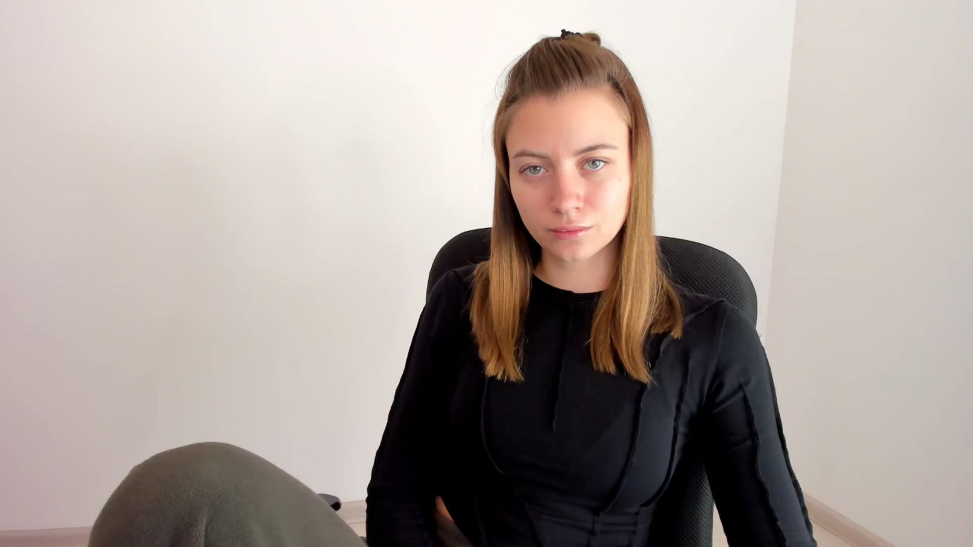 Gallery image thumbnail from Sulfate0's myfreecams stream on, 11/13/2024, 08:56 image 13 of 20