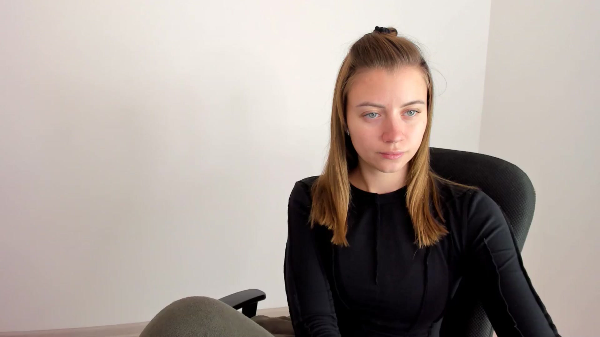 Gallery image thumbnail from Sulfate0's myfreecams stream on, 11/13/2024, 10:00 image 12 of 20