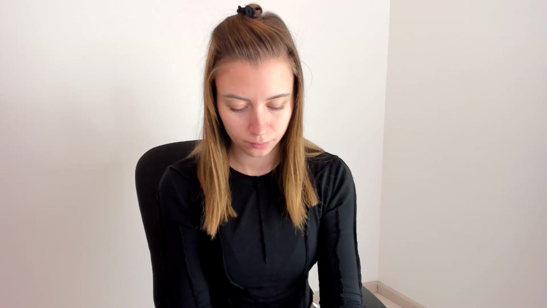 Gallery image thumbnail from Sulfate0's myfreecams stream on, 11/13/2024, 10:20 image 4 of 20