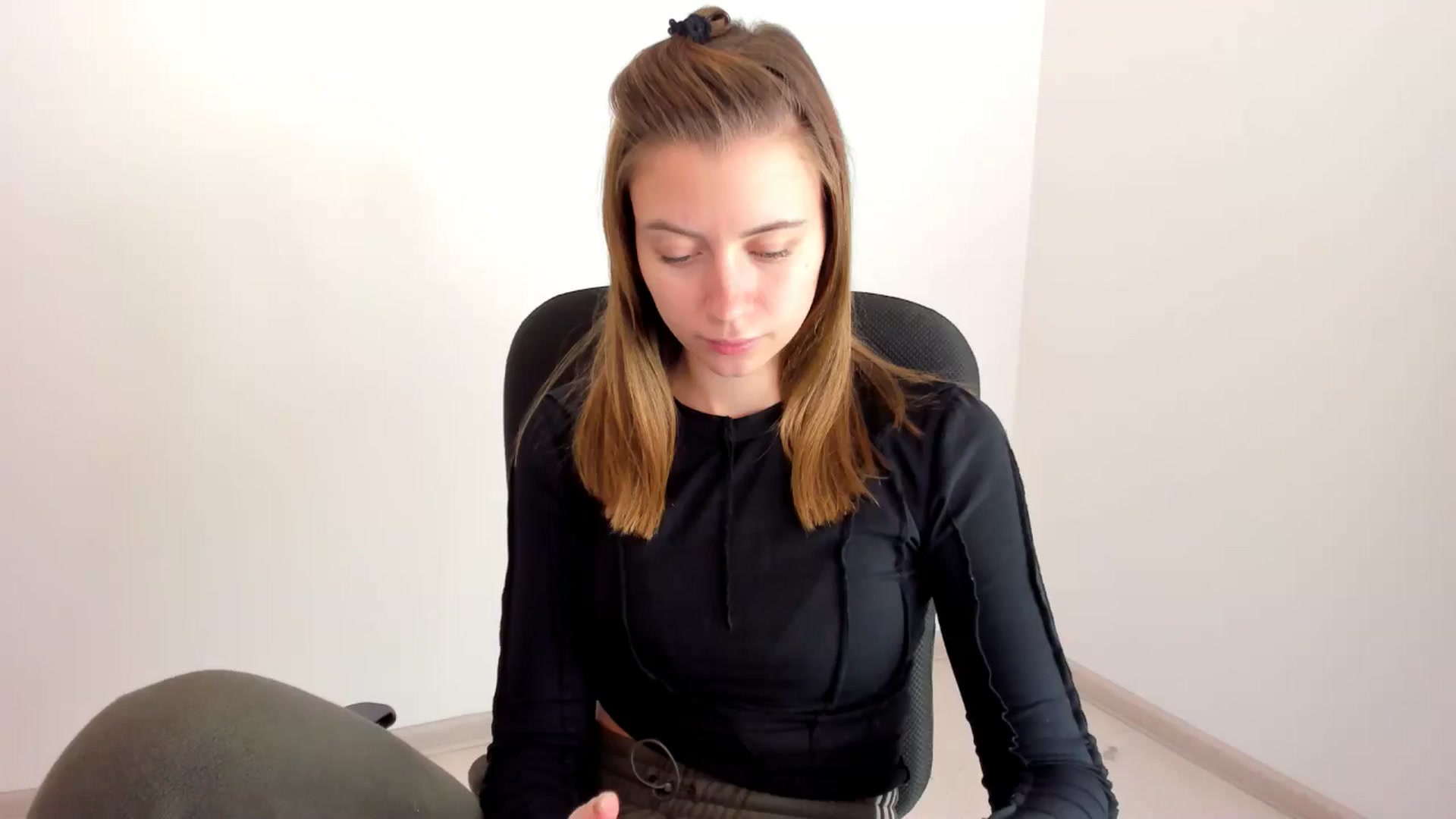 Gallery image thumbnail from Sulfate0's myfreecams stream on, 11/13/2024, 11:10 image 1 of 20